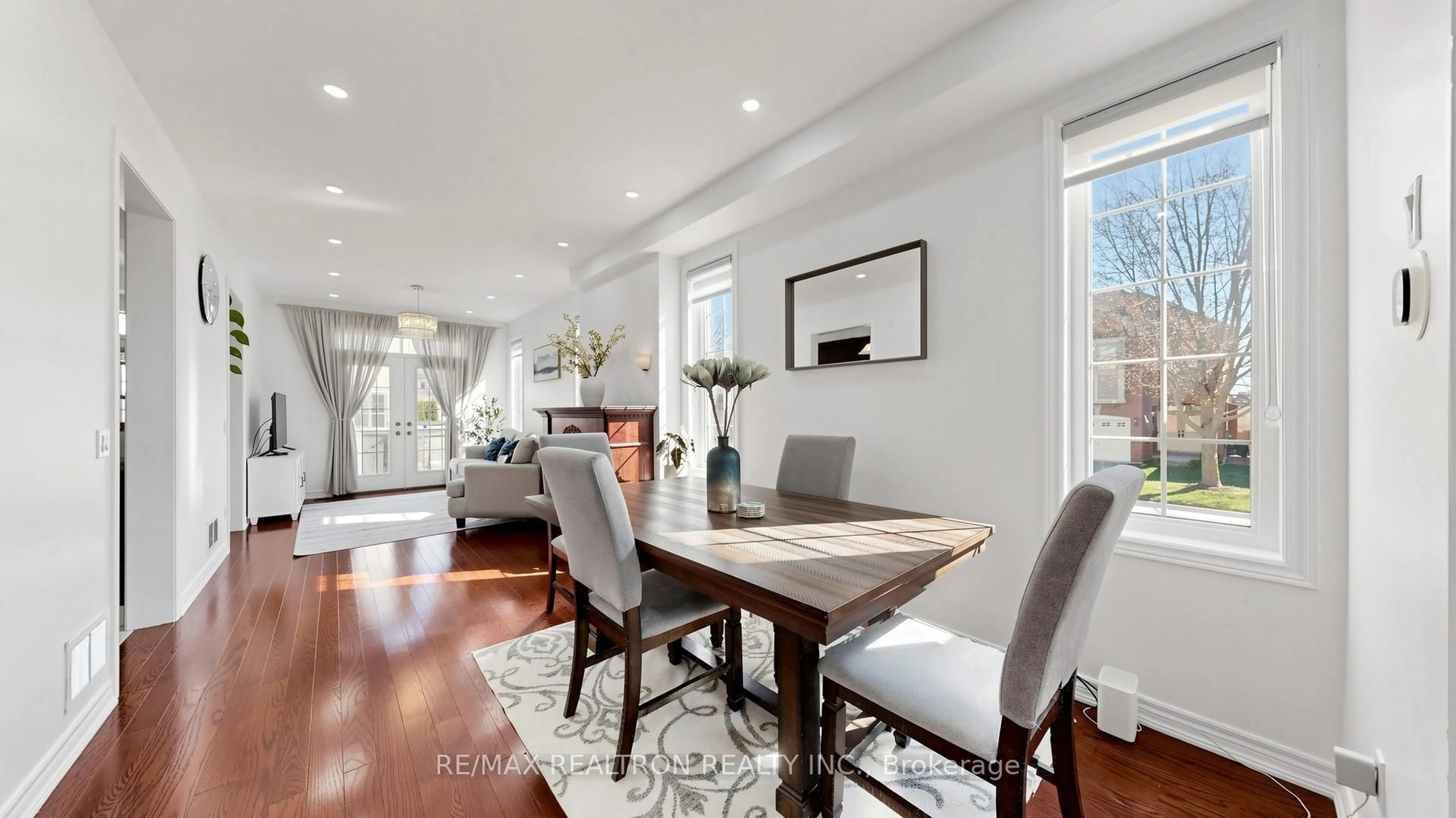 Dining room, unknown for 75 Gosnel Circ, Bradford West Gwillimbury Ontario L3Z 0G2