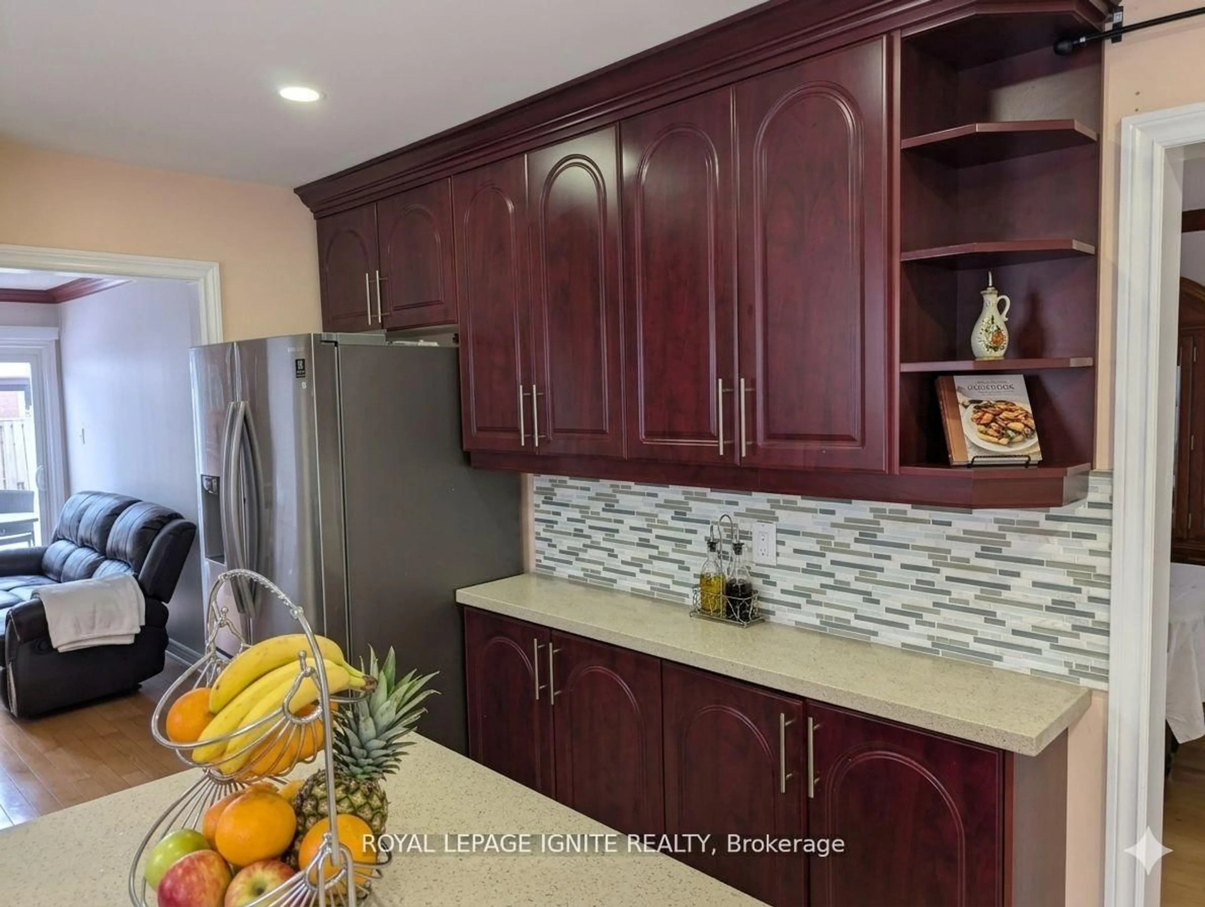 Open concept kitchen, ceramic/tile floor for 98 Chloe Cres, Markham Ontario L3S 2H7