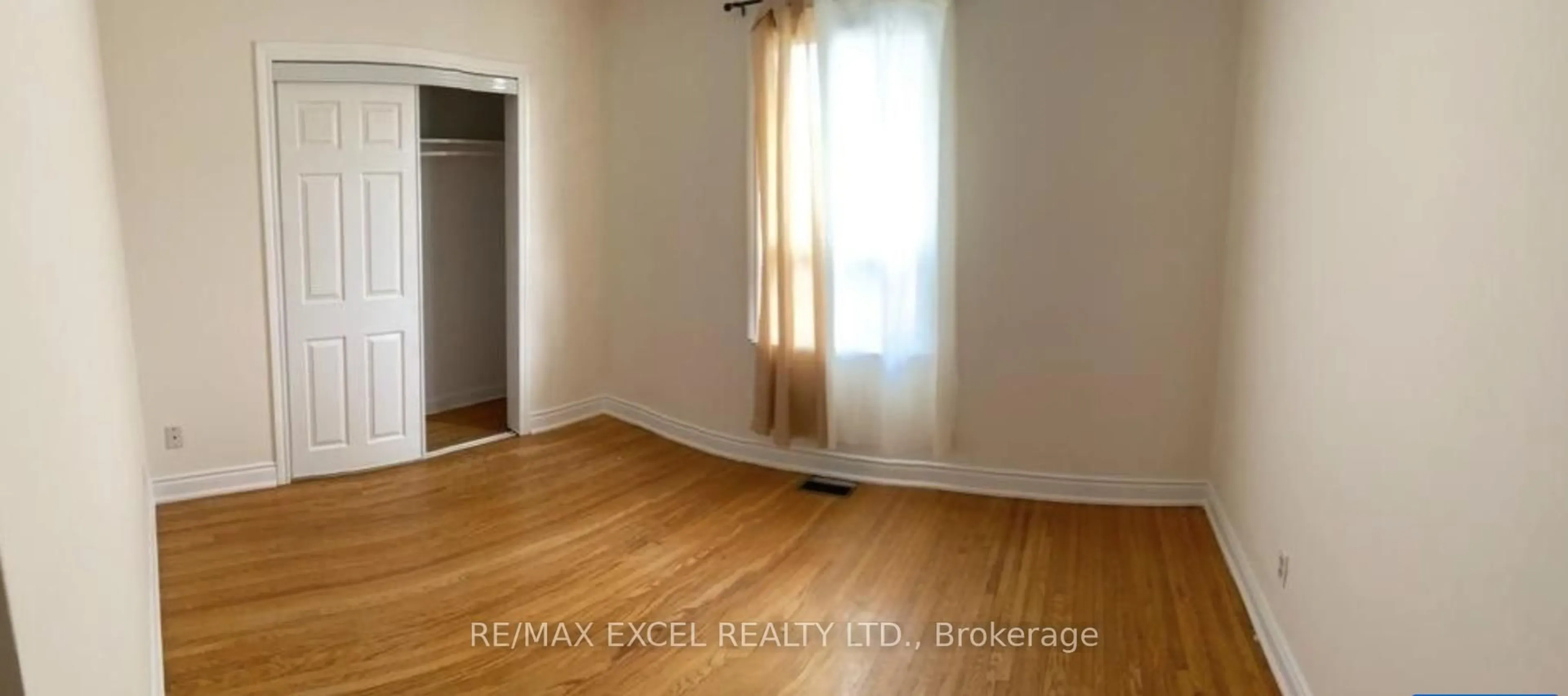 A pic of a room for 411 Marybay Cres, Richmond Hill Ontario L4C 2X5