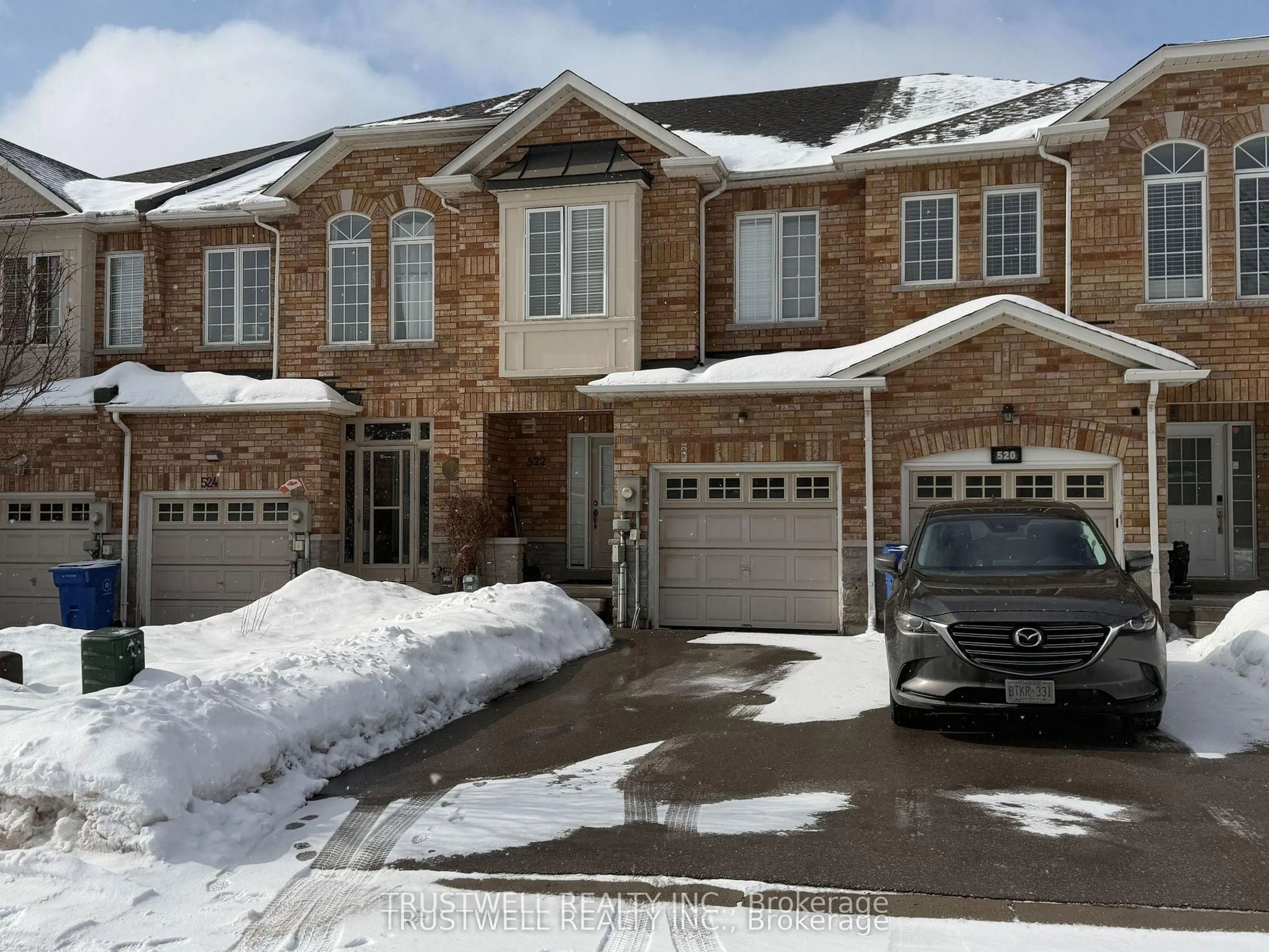 Home with brick exterior material, street for 522 Ainsworth Dr, Newmarket Ontario L3Y 8R6