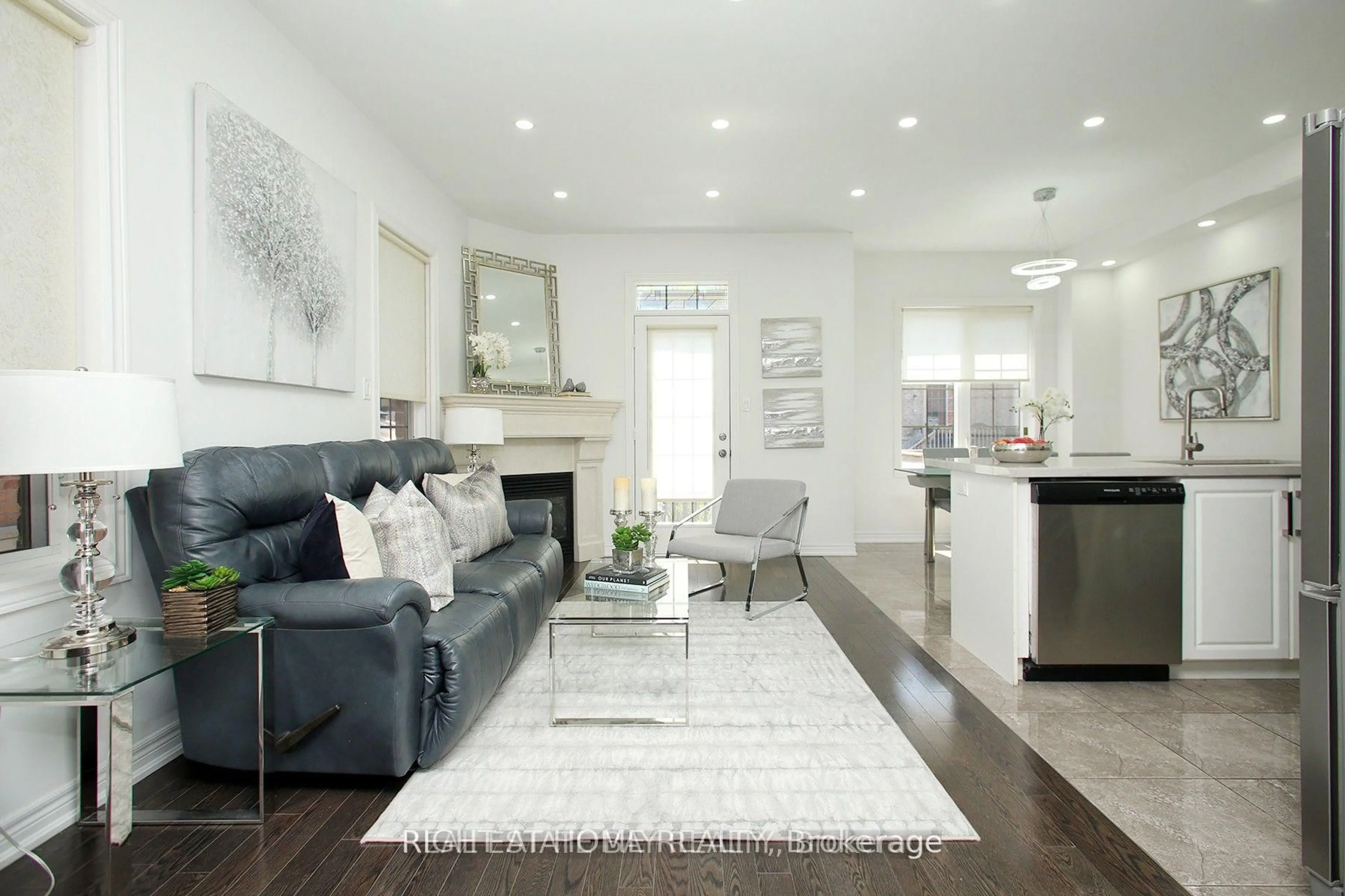 Living room with furniture, unknown for 25 Sibella Way, Vaughan Ontario L4H 3V6
