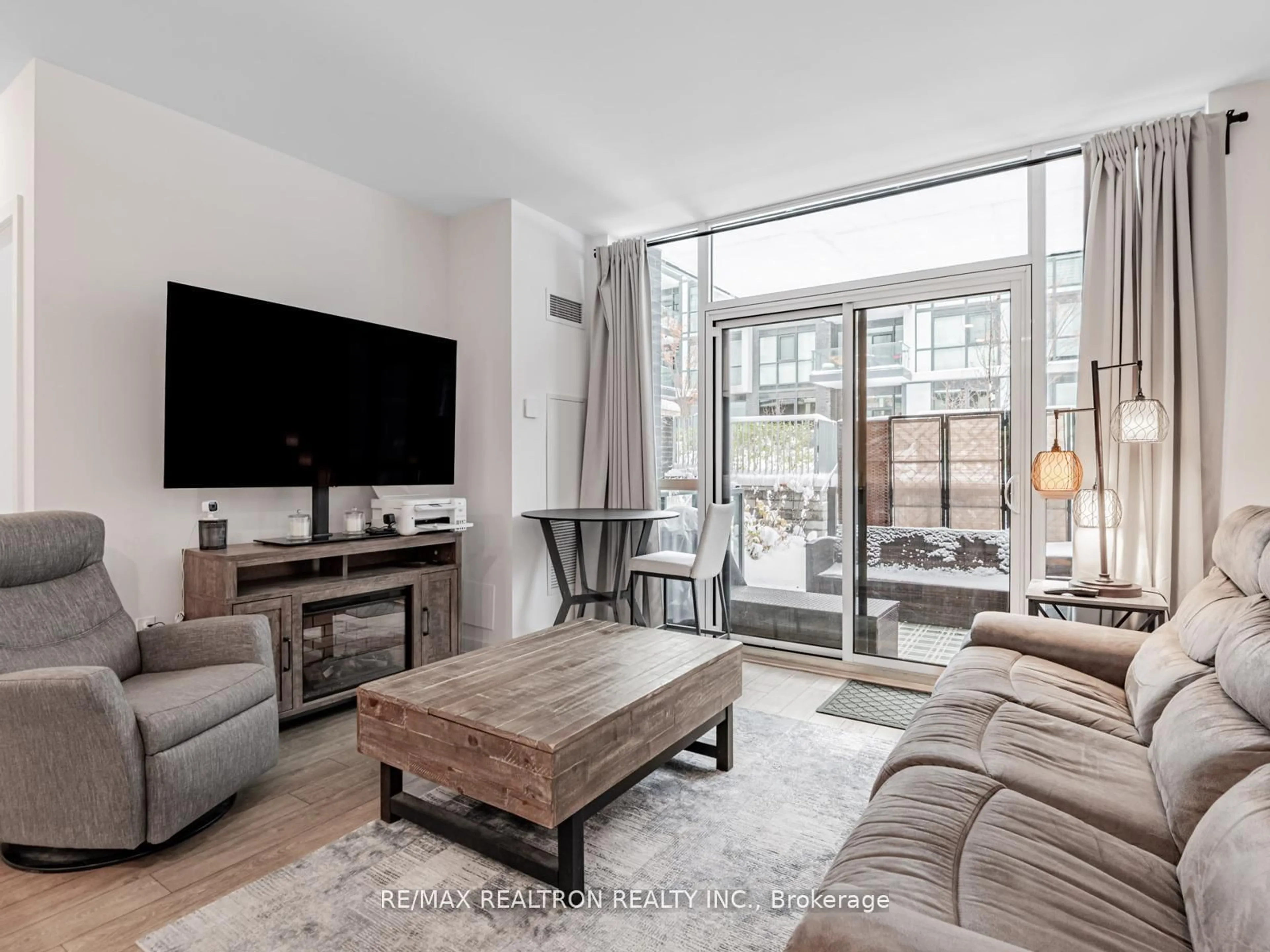 Living room with furniture, unknown for 415 SEA RAY Ave #G13, Innisfil Ontario L9S 0N9