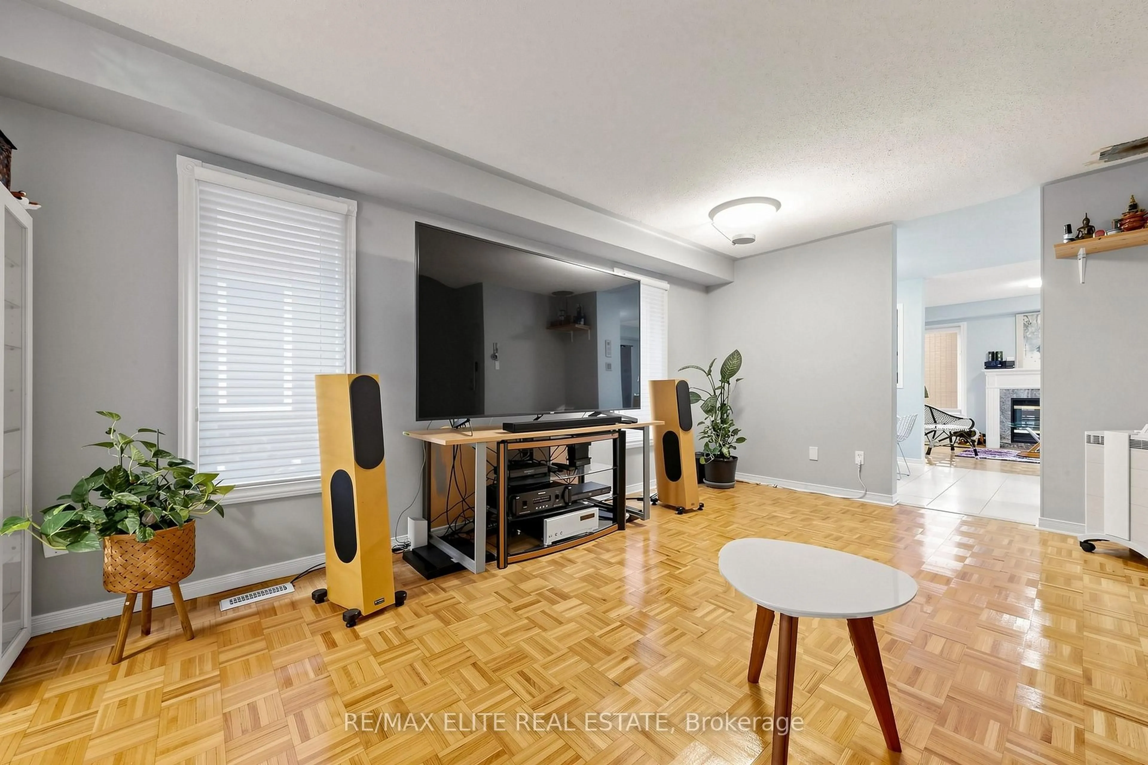 Unknown for 54 National Pine Dr, Vaughan Ontario L6A 3L6