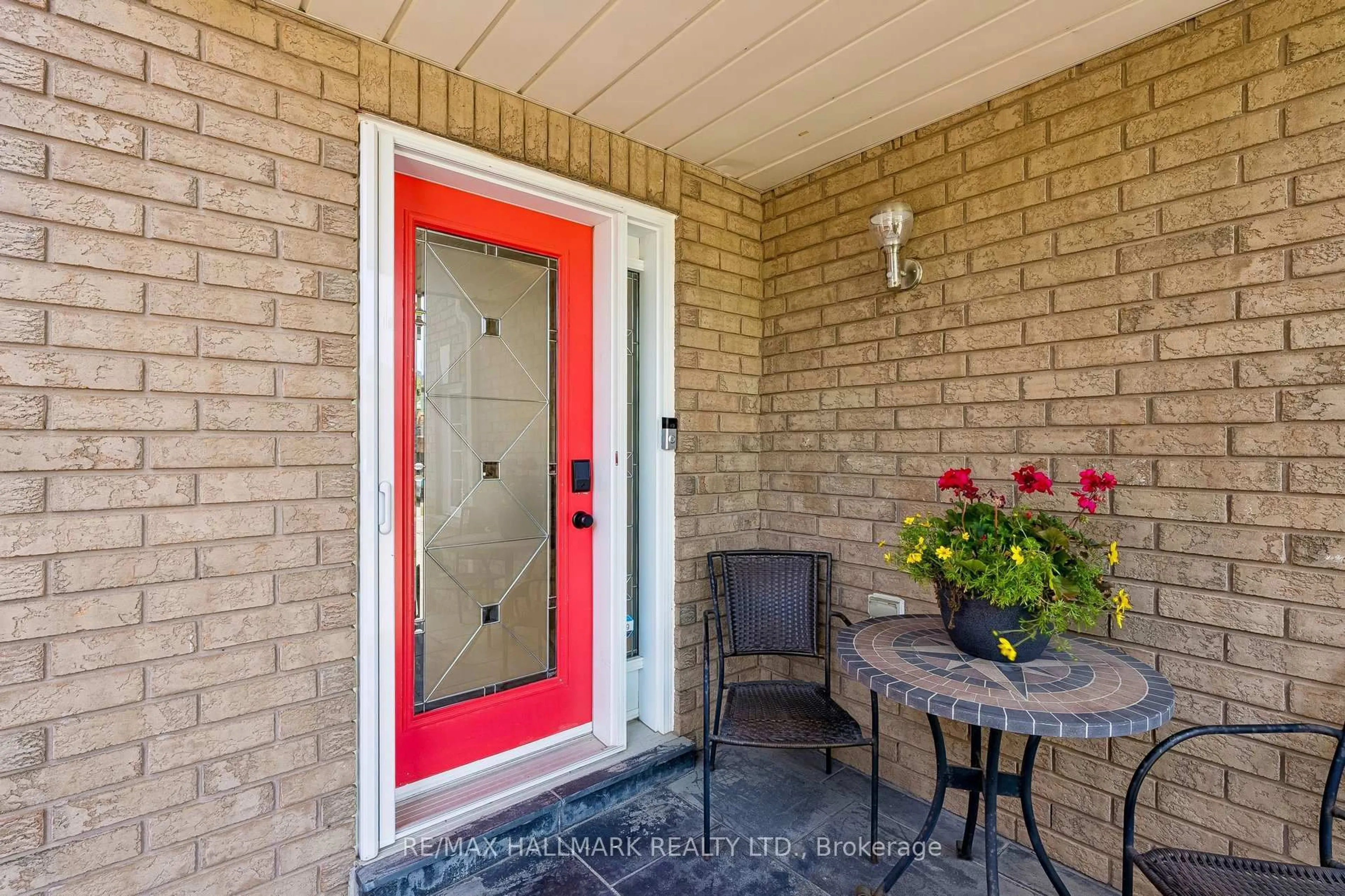 Indoor entryway for 315 Forest Run Blvd, Vaughan Ontario L4K 5K1