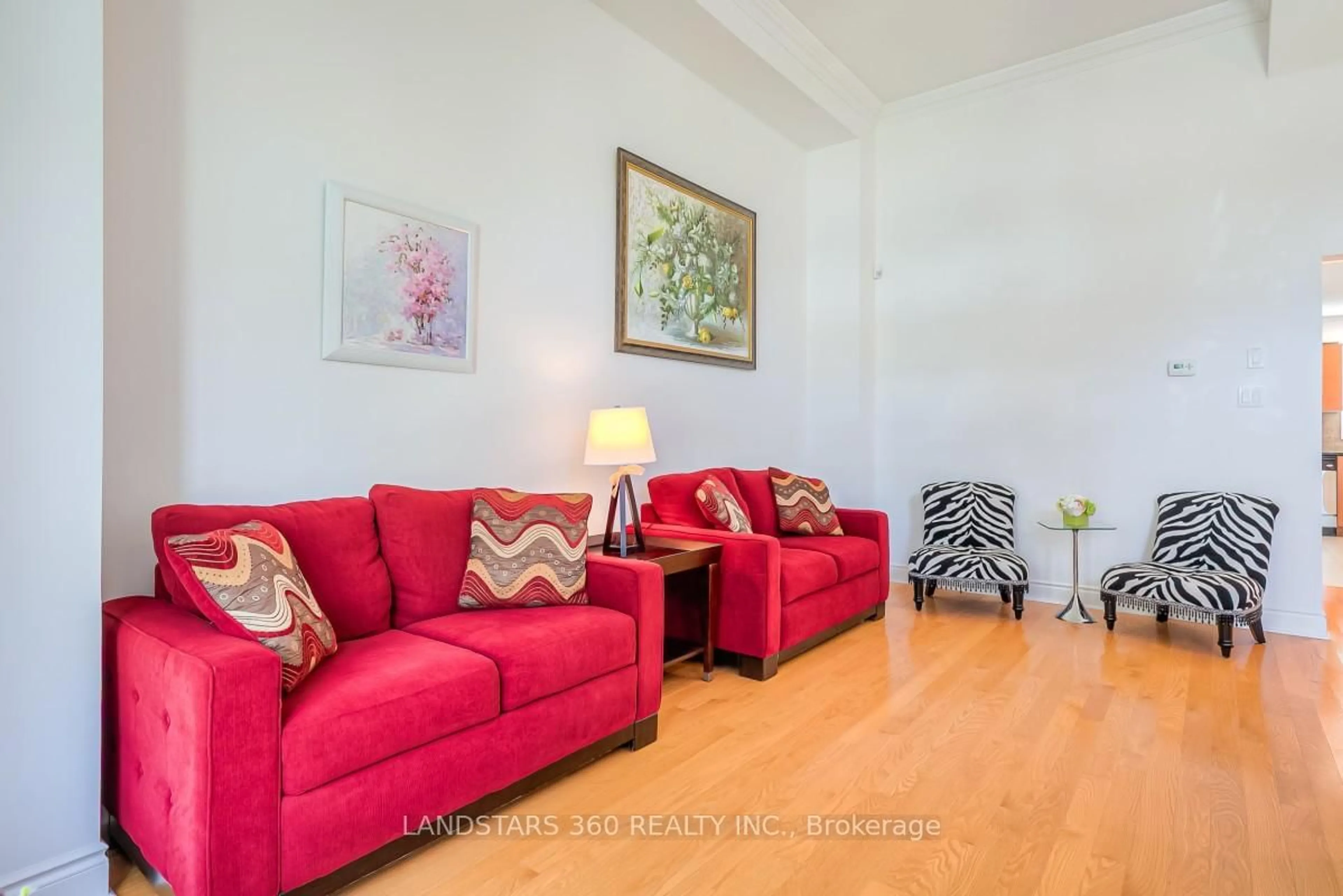 Living room with furniture, unknown for 174 Legends Way, Markham Ontario L3R 6A9
