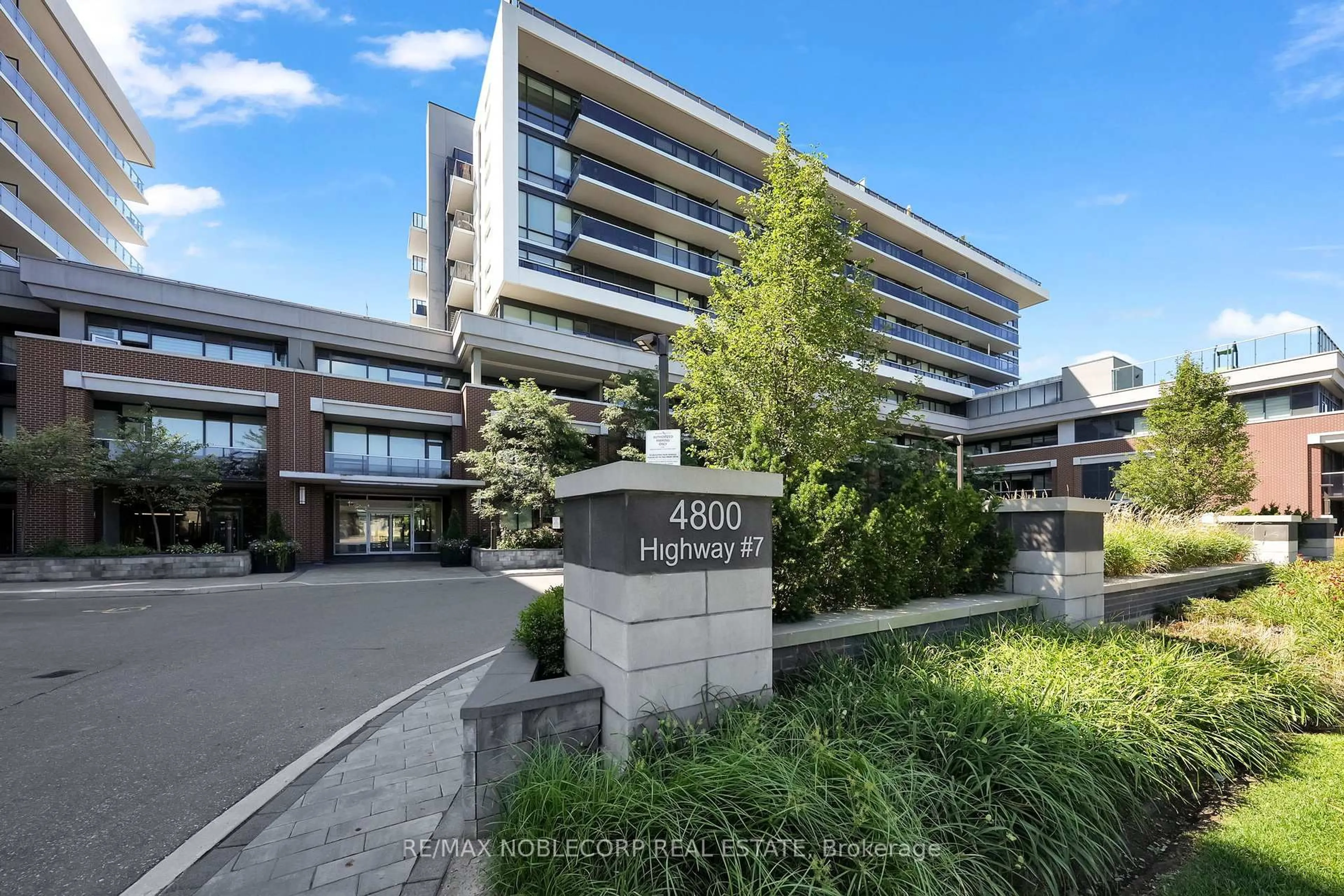 Indoor foyer for 4800 Highway 7 #421, Vaughan Ontario L4L 1H8