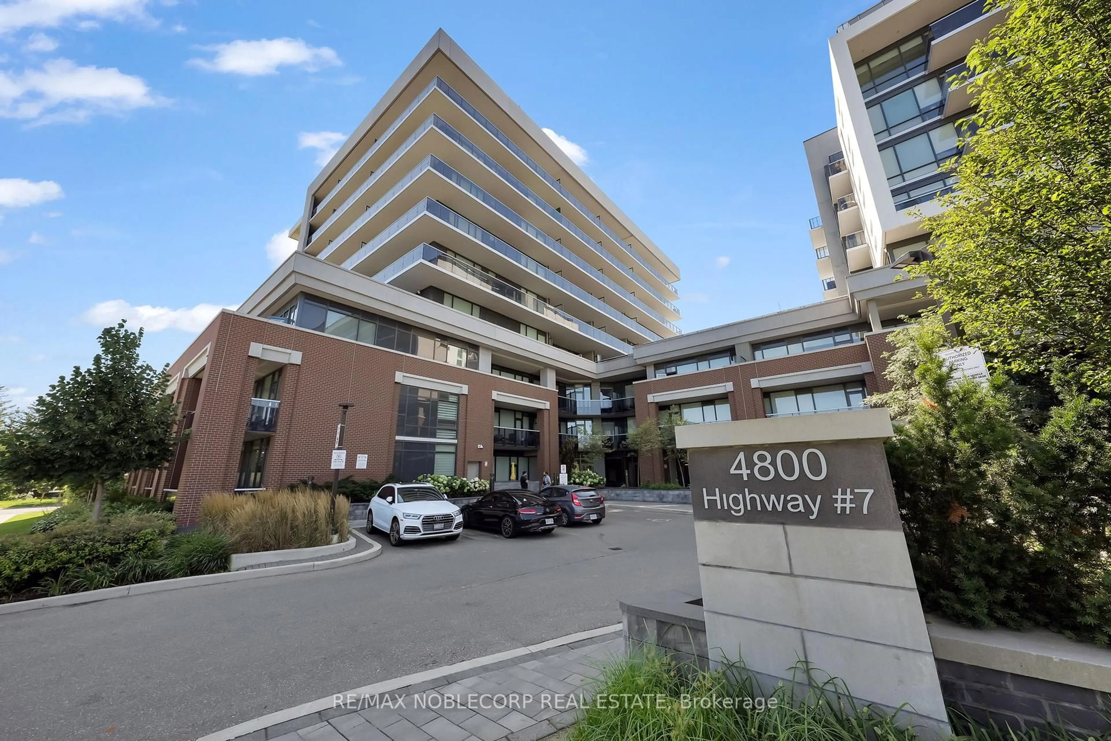 Indoor foyer for 4800 Highway 7 #421, Vaughan Ontario L4L 1H8