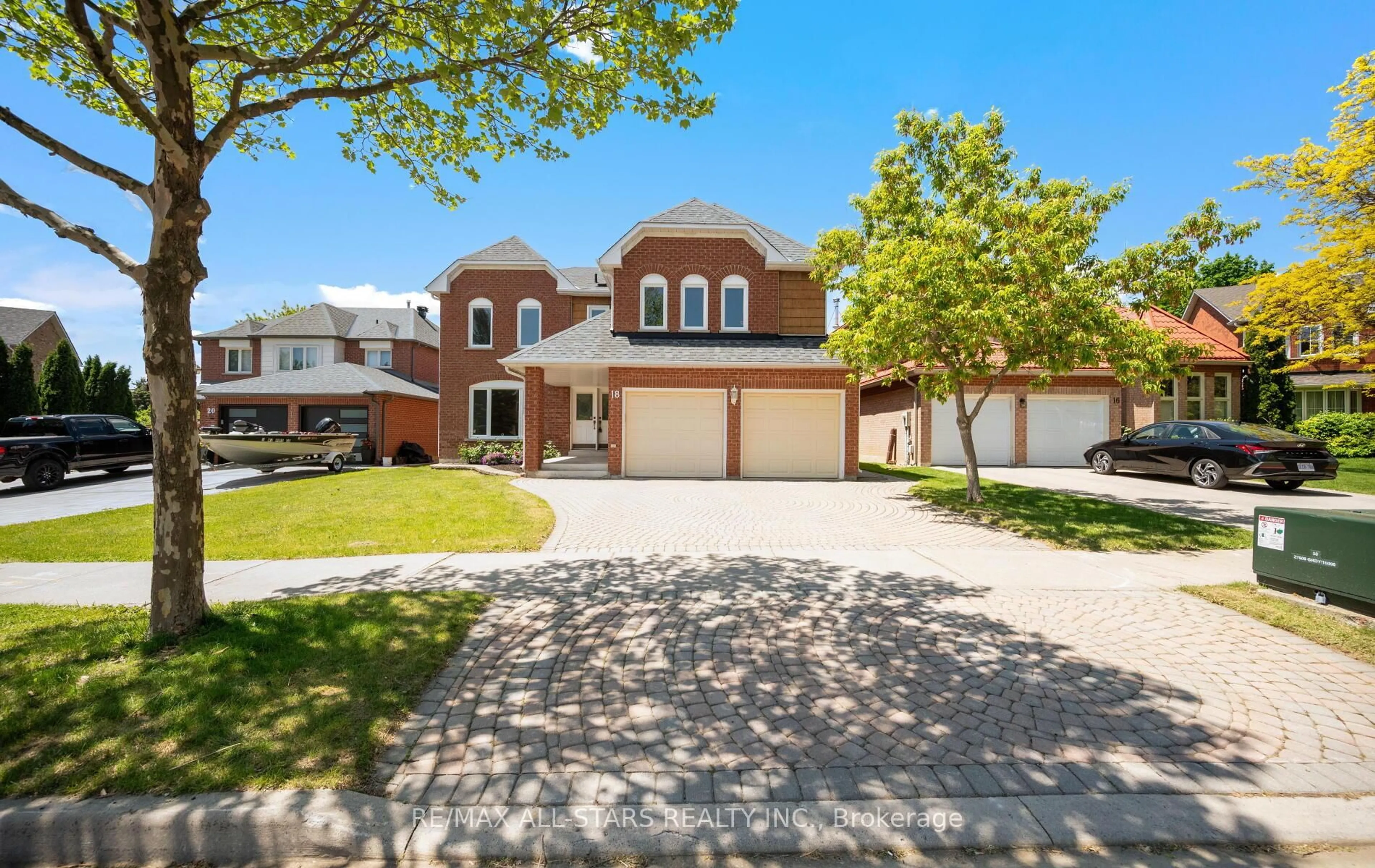 Home with brick exterior material, street for 18 Lismer Crt, Markham Ontario L3R 0G2