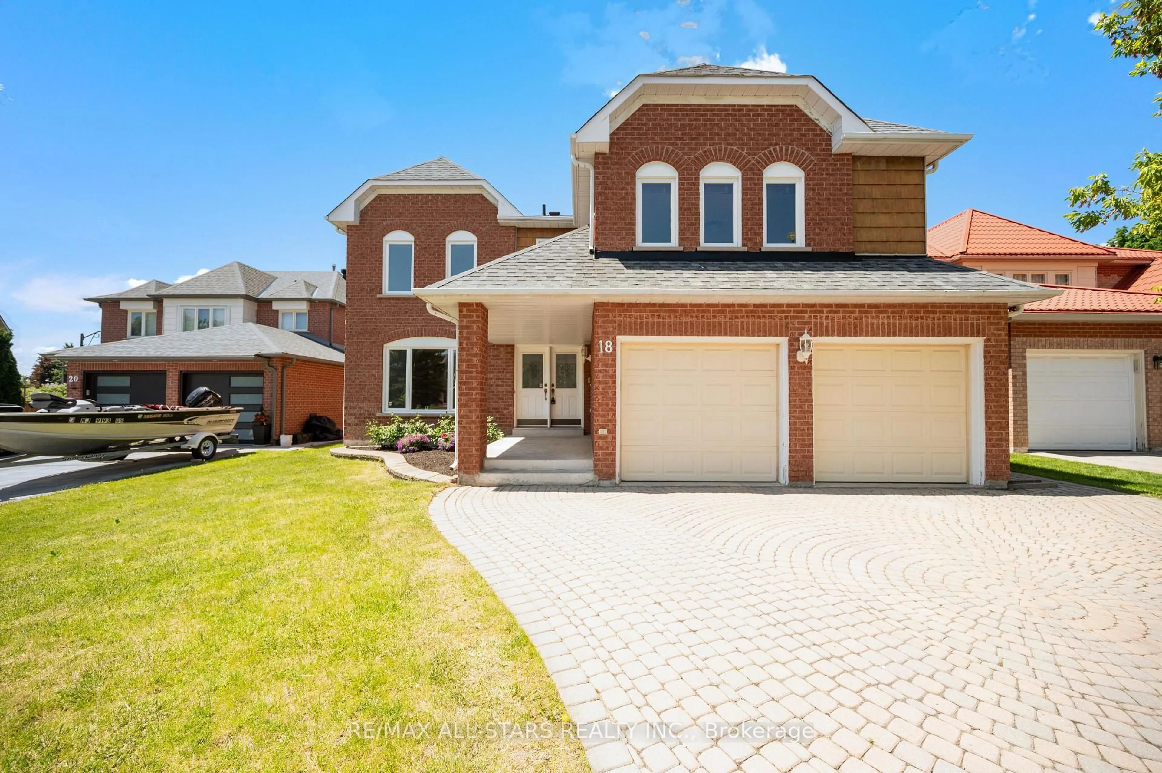 Home with brick exterior material, street for 18 Lismer Crt, Markham Ontario L3R 0G2