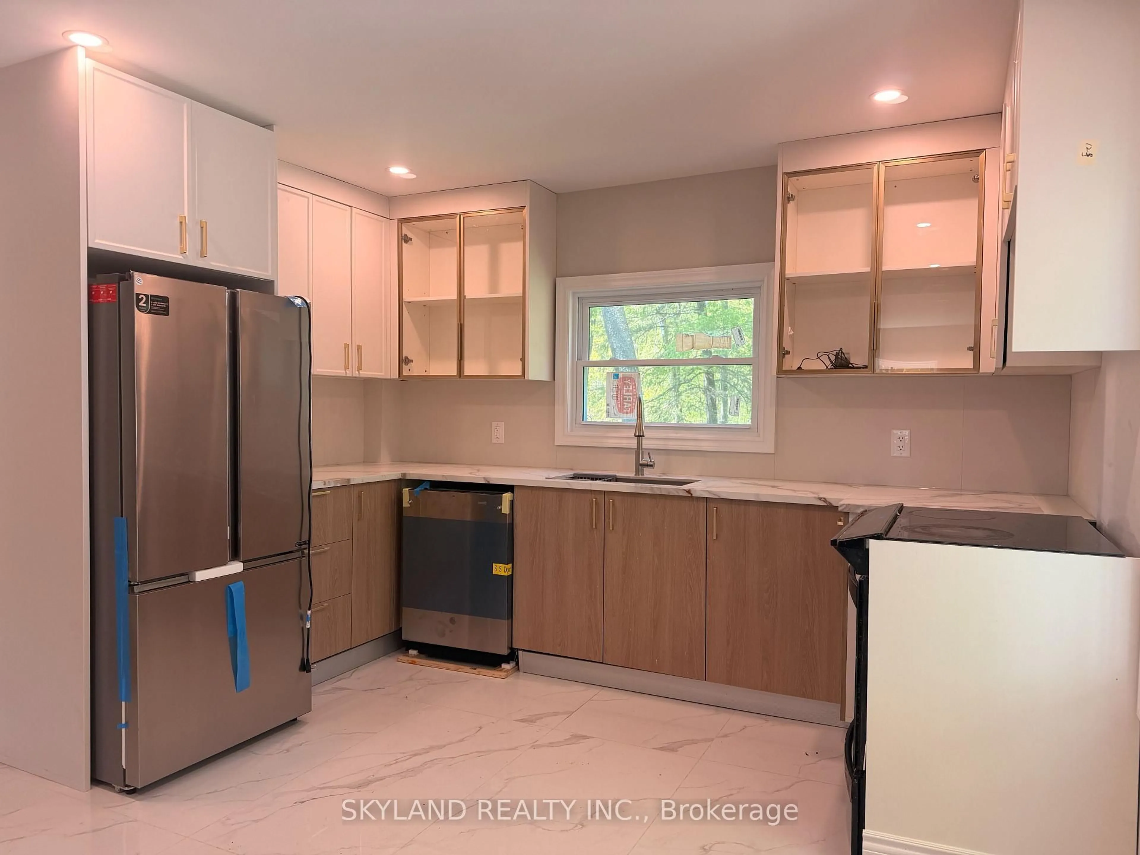 Open concept kitchen, unknown for 2692 Vandorf Sdrd, Whitchurch-Stouffville Ontario L0H 1G0