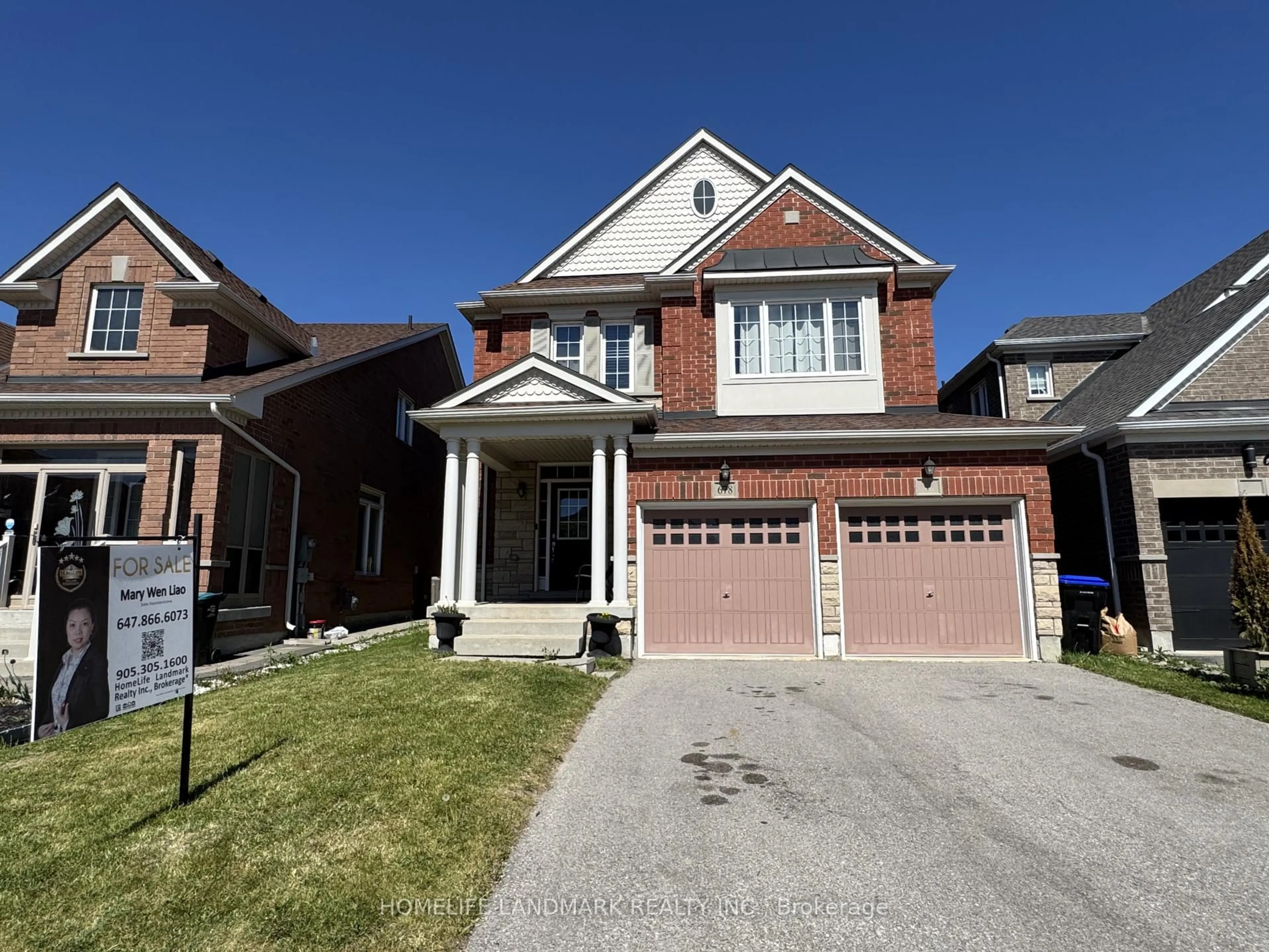 Home with brick exterior material, street for 678 West Park Ave, Bradford West Gwillimbury Ontario L3Z 0T9
