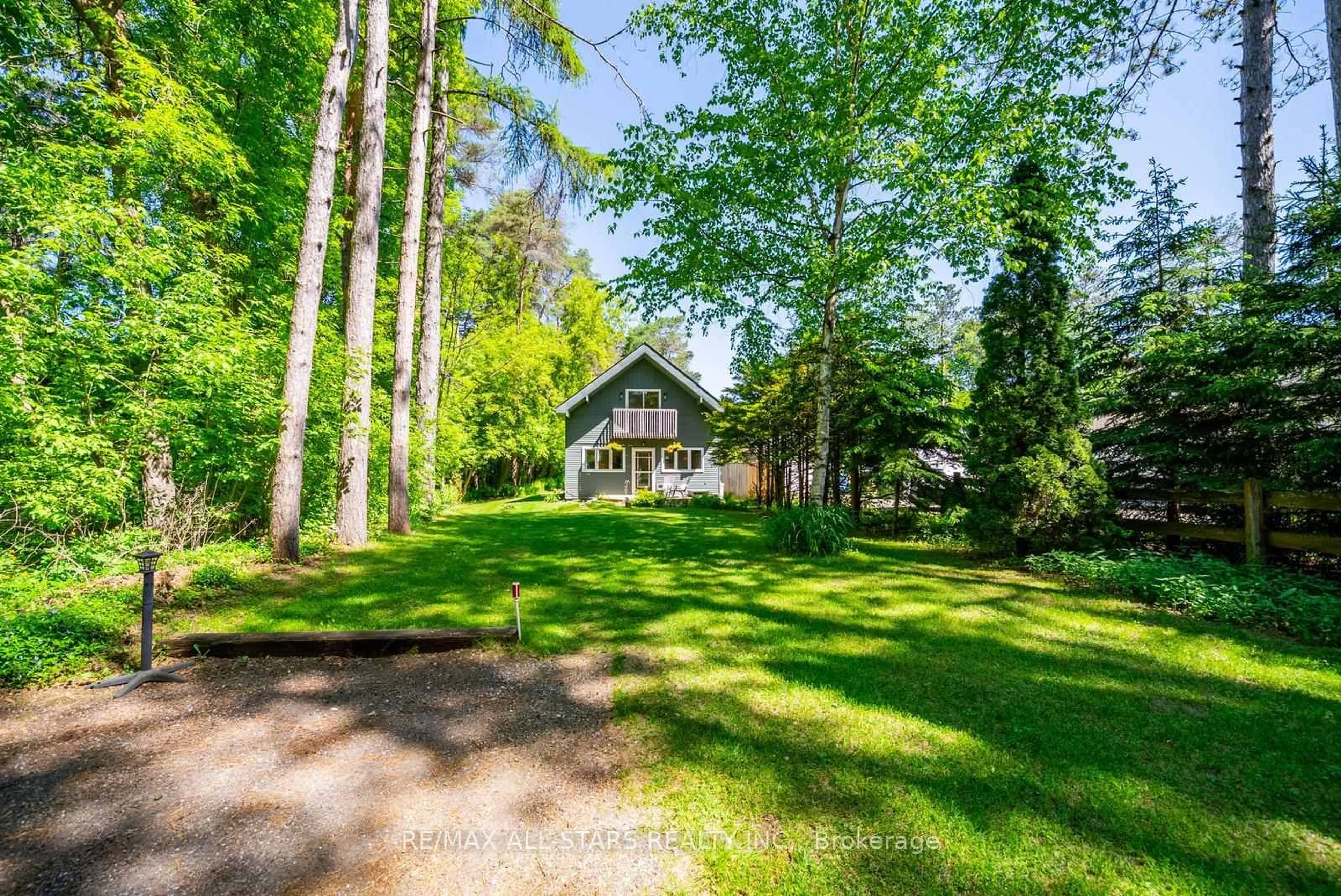 A pic from outside/outdoor area/front of a property/back of a property/a pic from drone, forest/trees view for 5146 Cherry St, Whitchurch-Stouffville Ontario L4A 3X8