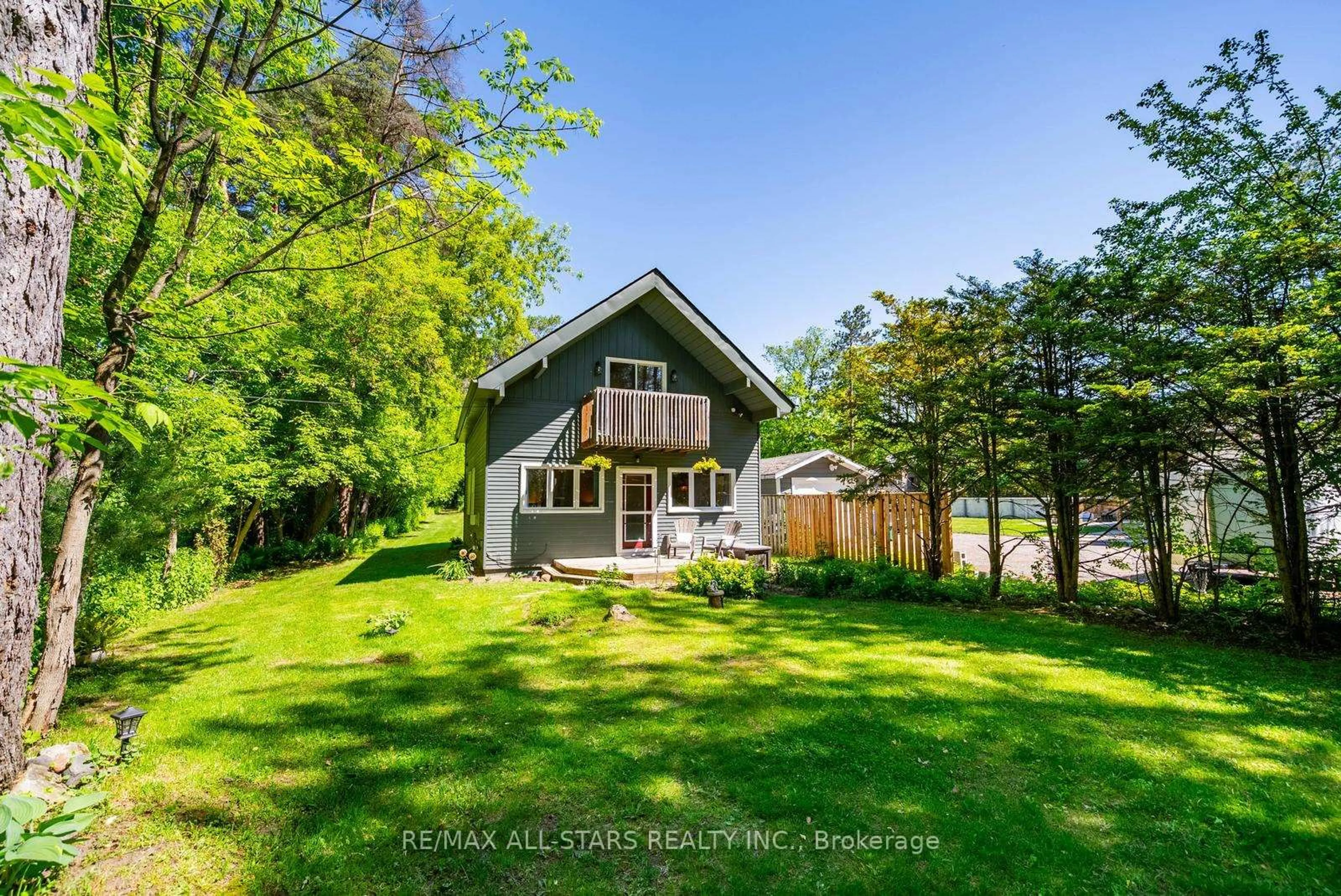 A pic from outside/outdoor area/front of a property/back of a property/a pic from drone, water/lake/river/ocean view for 5146 Cherry St, Whitchurch-Stouffville Ontario L4A 3X8