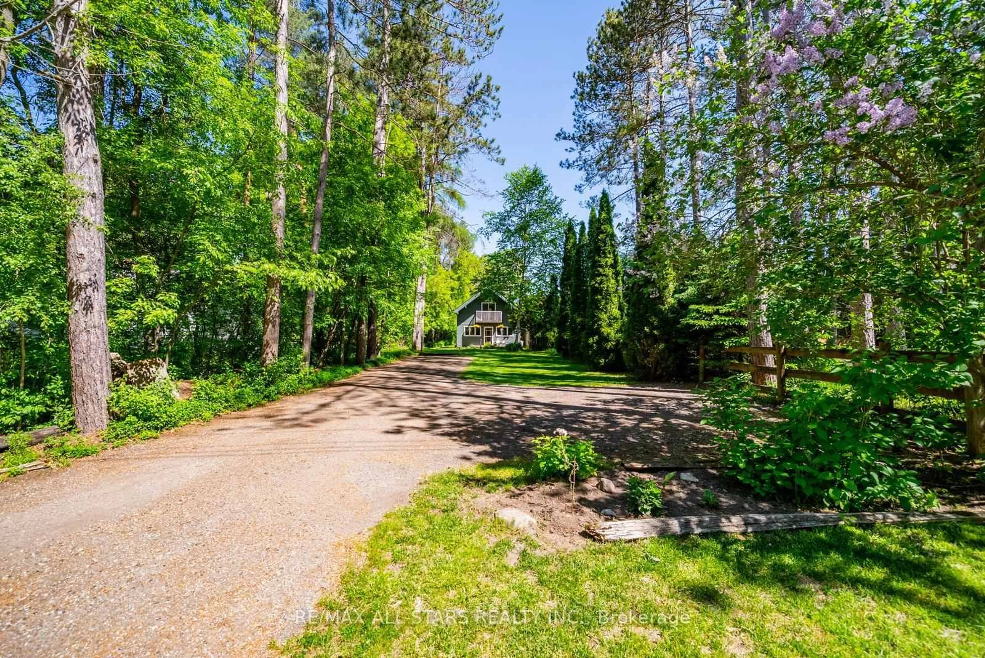 A pic from outside/outdoor area/front of a property/back of a property/a pic from drone, forest/trees view for 5146 Cherry St, Whitchurch-Stouffville Ontario L4A 3X8
