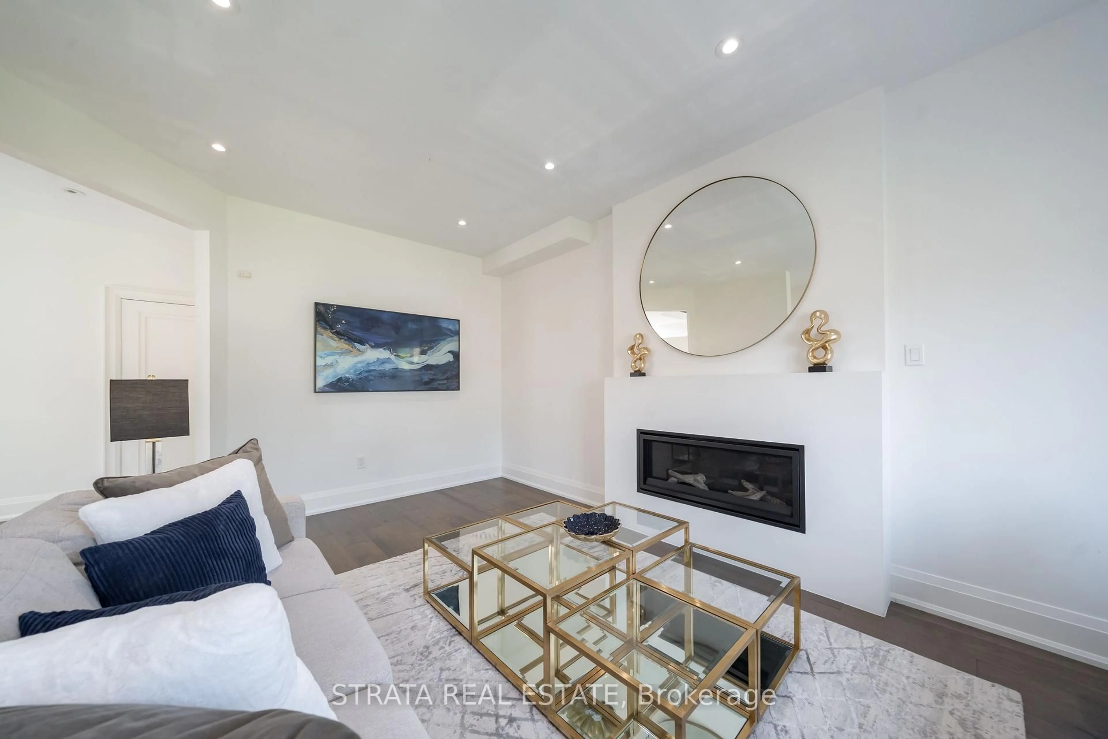 Living room with furniture, unknown for 39 Dunblane Ave, Vaughan Ontario L6A 2N9