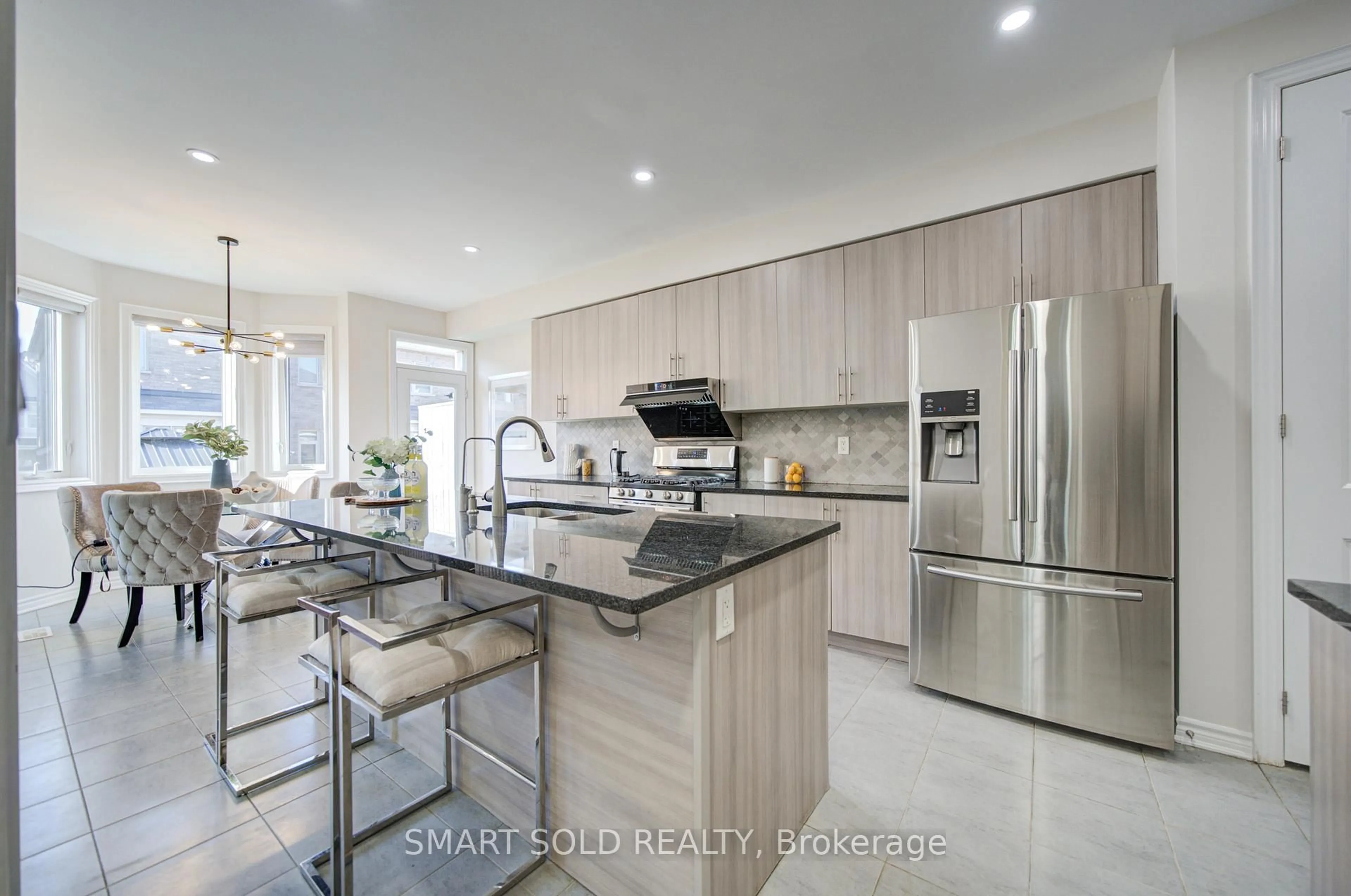 Contemporary kitchen, unknown for 38 Crockart Lane, Aurora Ontario L3X 1V9