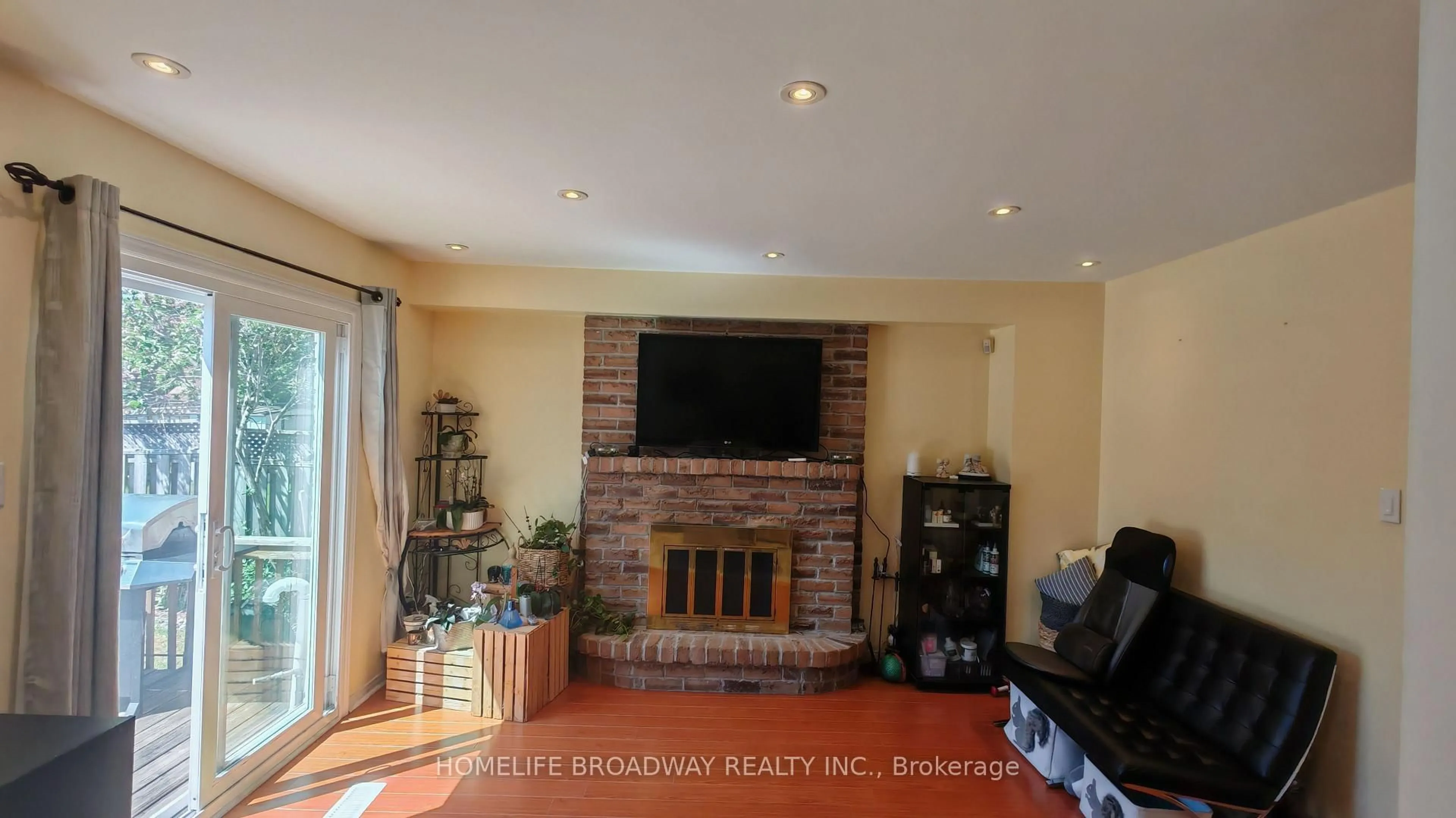 Home theater for 40 Bendamere Cres, Markham Ontario L3P 6Y1