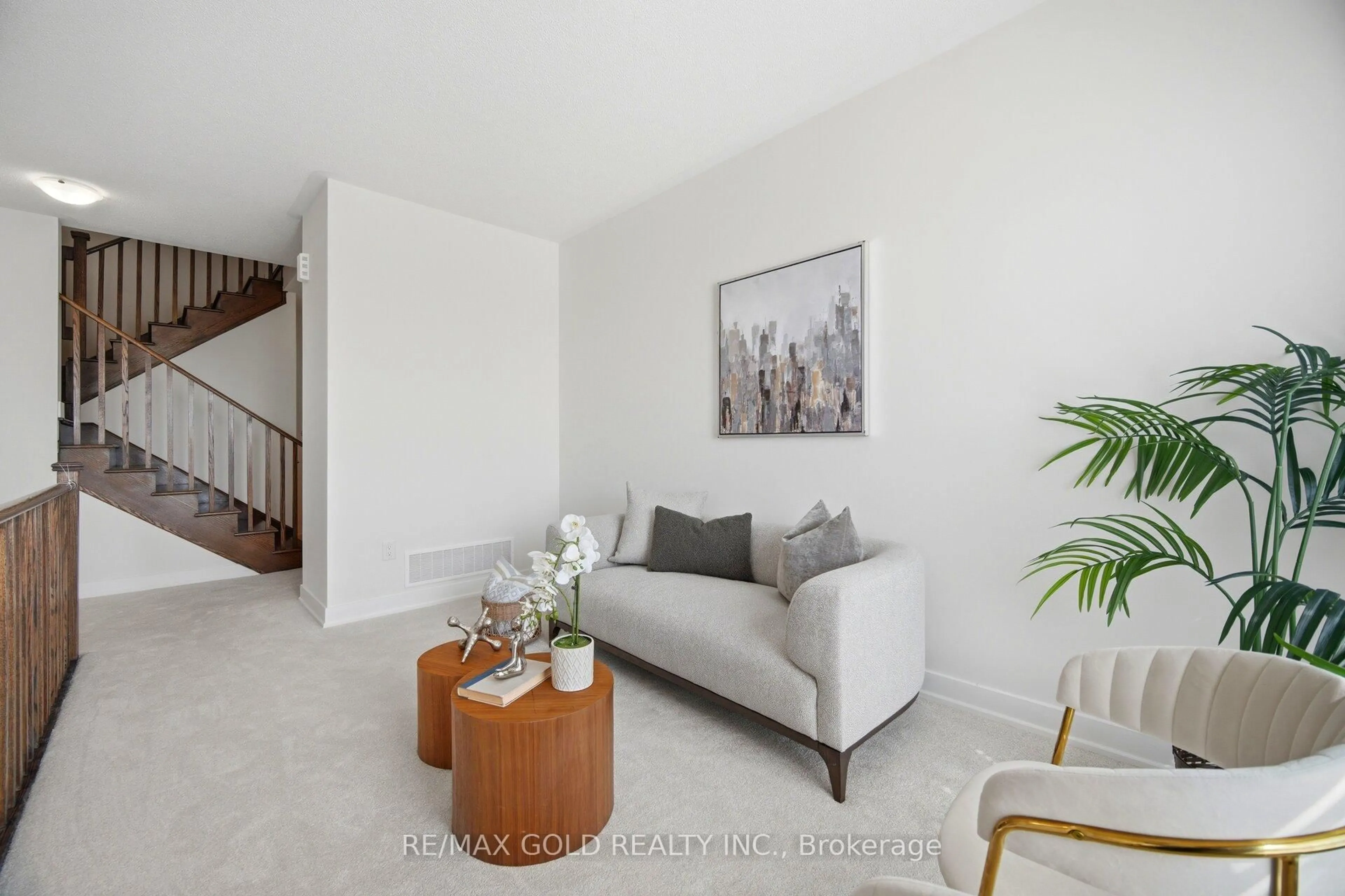 Living room with furniture, unknown for 59 Mikayla Lane, Markham Ontario L6B 1R1