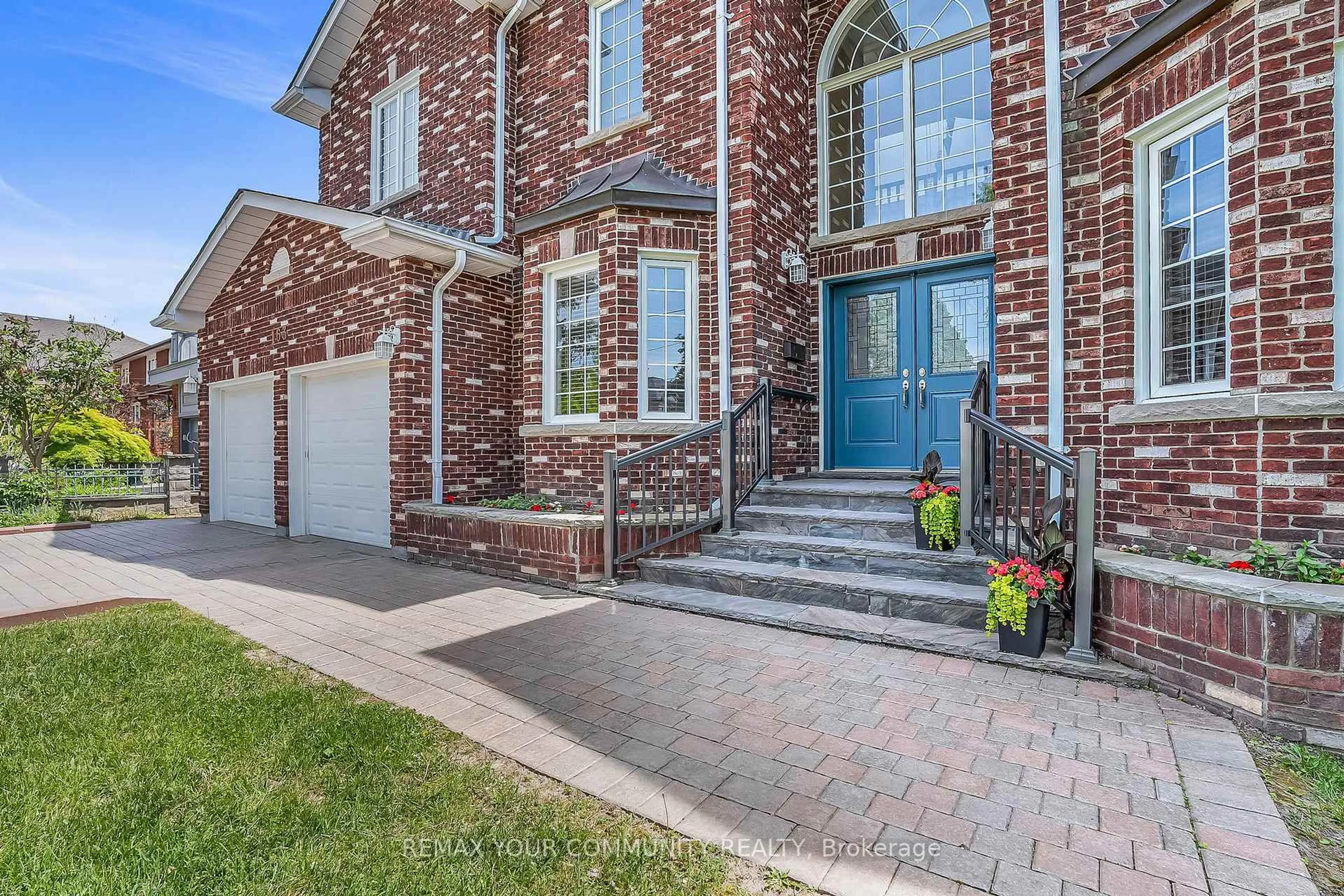 Home with brick exterior material, street for 163 Oxford St, Richmond Hill Ontario L4C 4L6