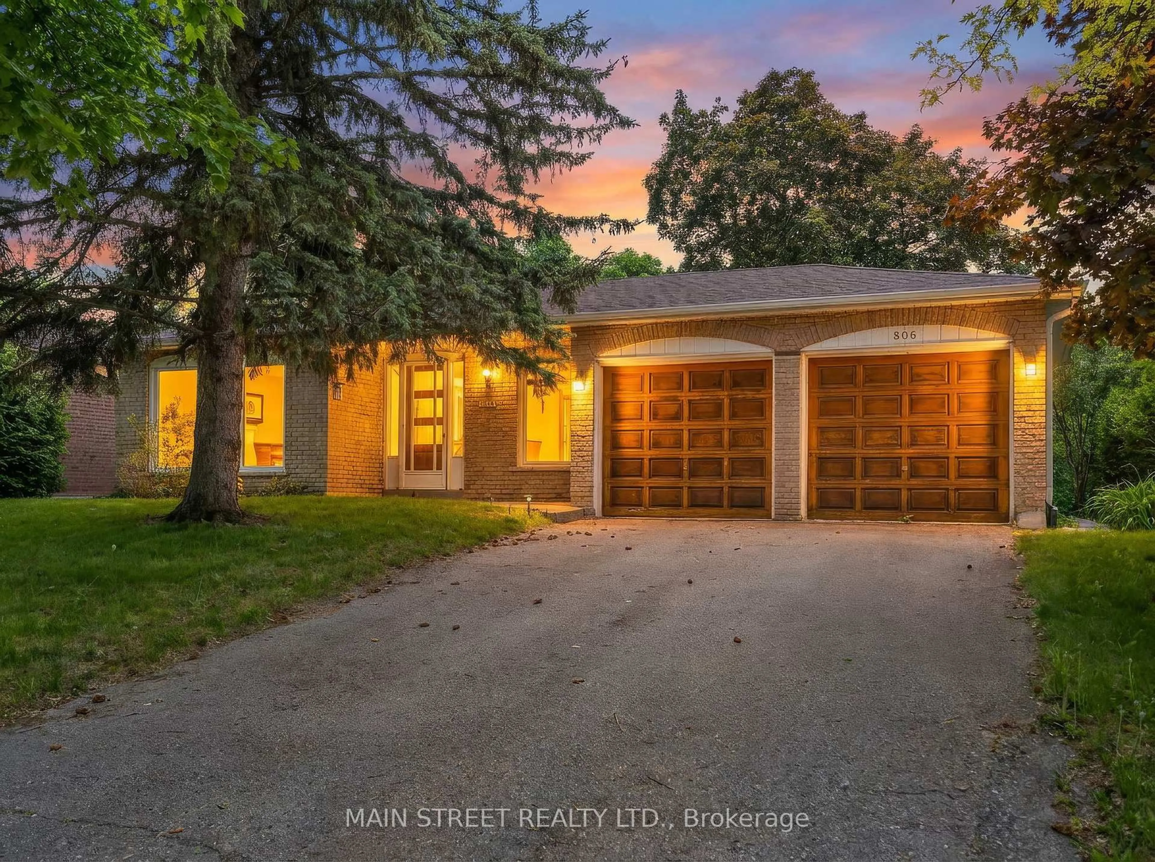 Unknown for 806 Three Seasons Dr, Newmarket Ontario L3Y 2B8