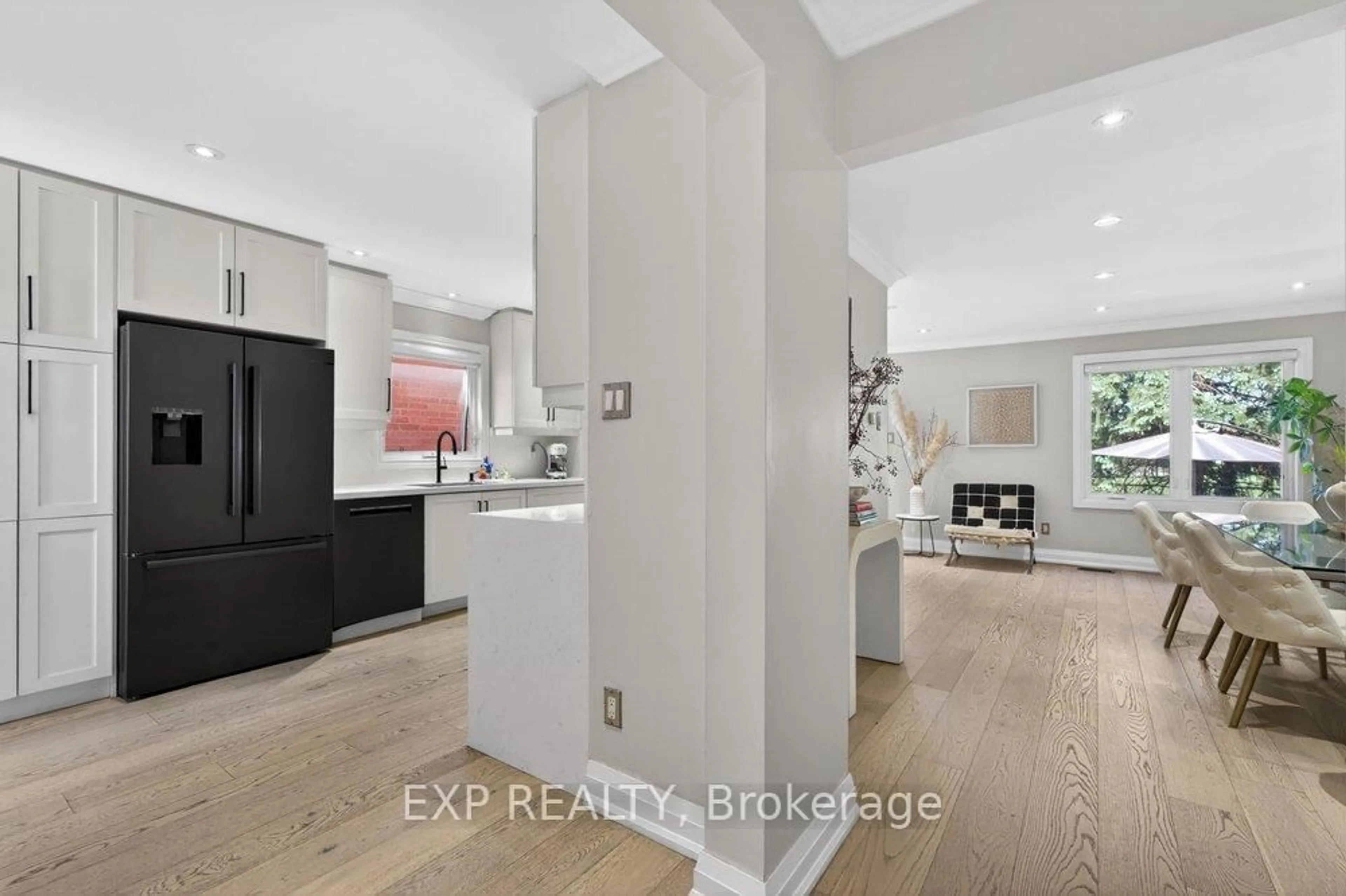 Open concept kitchen, ceramic/tile floor for 84 Judith Ave, Vaughan Ontario L4J 7J2