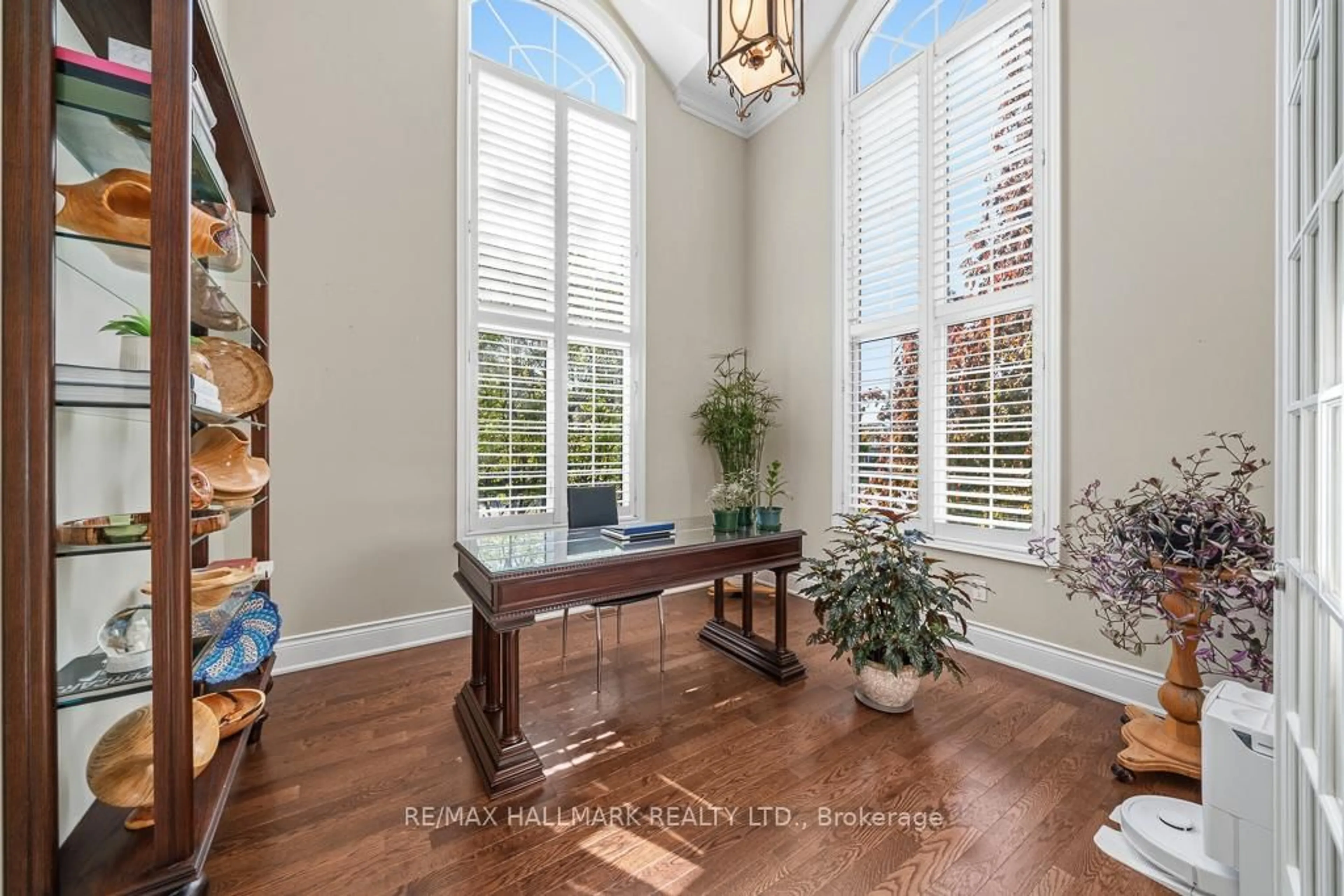 Indoor entryway for 321 Grand Vellore Cres, Vaughan Ontario L4H 0N7