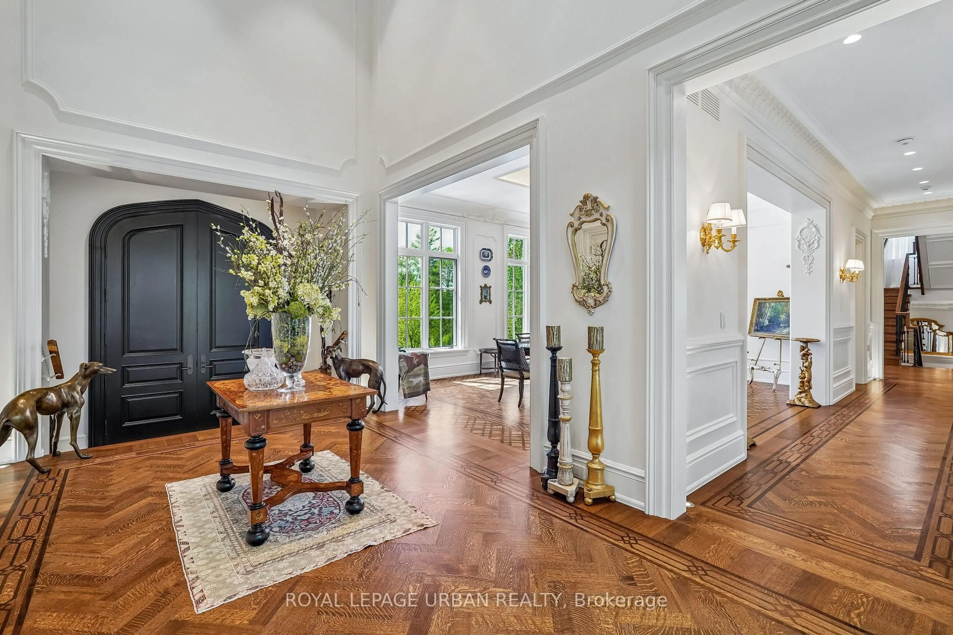 Indoor entryway for 105 King Hills Lane, King Ontario L7B 1A3