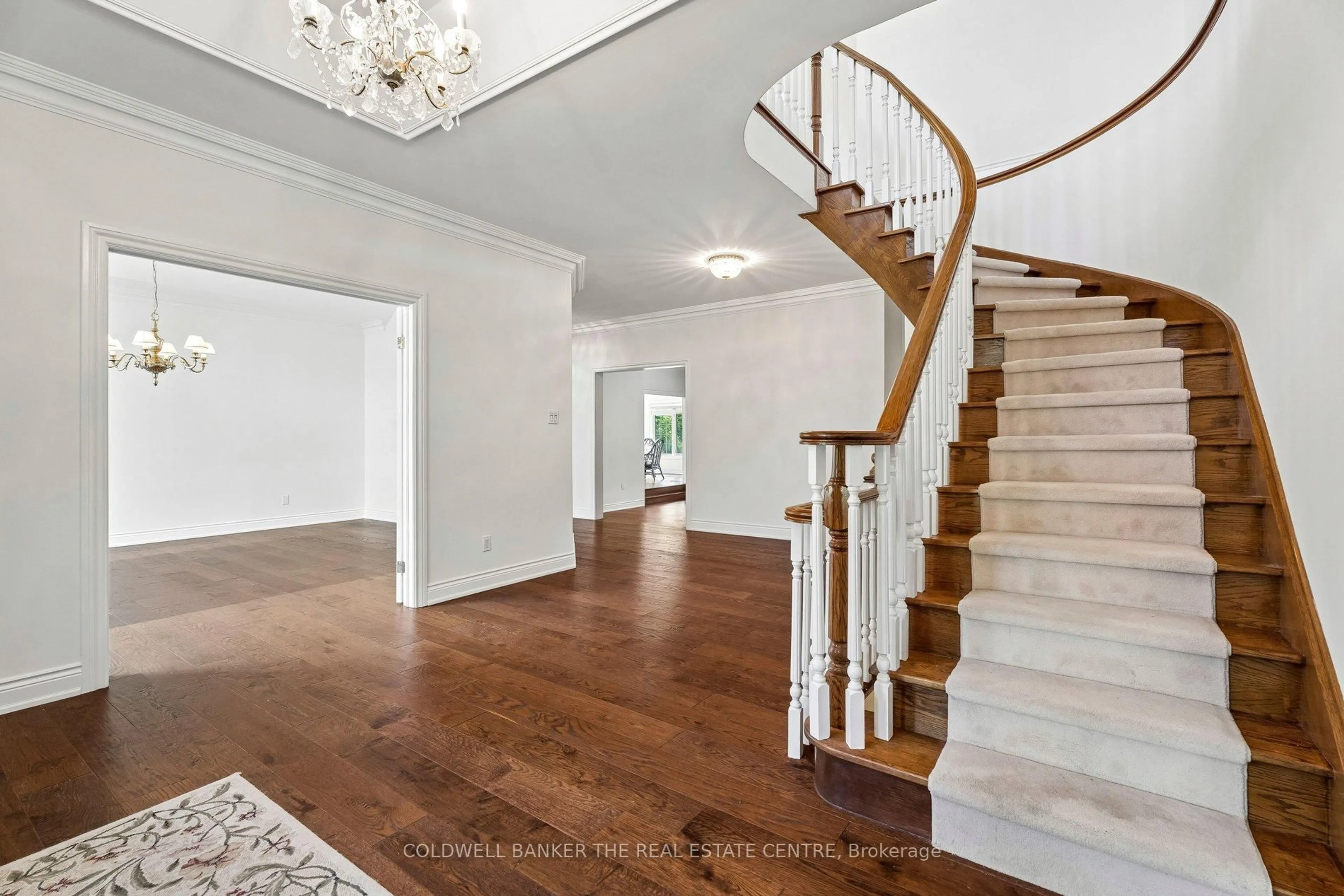 Indoor foyer for 480 Coventry Hill Tr, Newmarket Ontario L3X 2A1