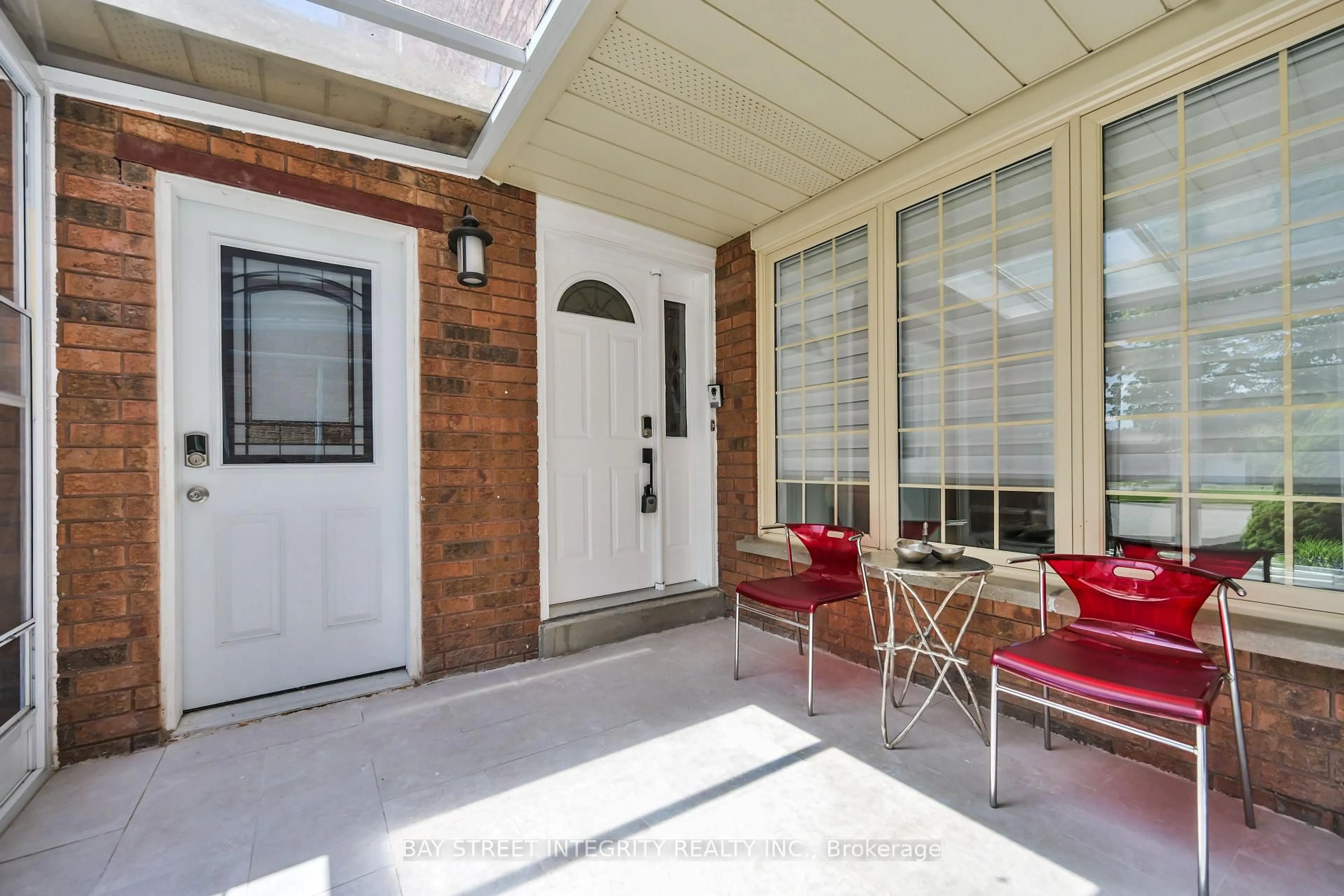 Indoor entryway for 111 Michener Cres, Markham Ontario L3P 6Z2