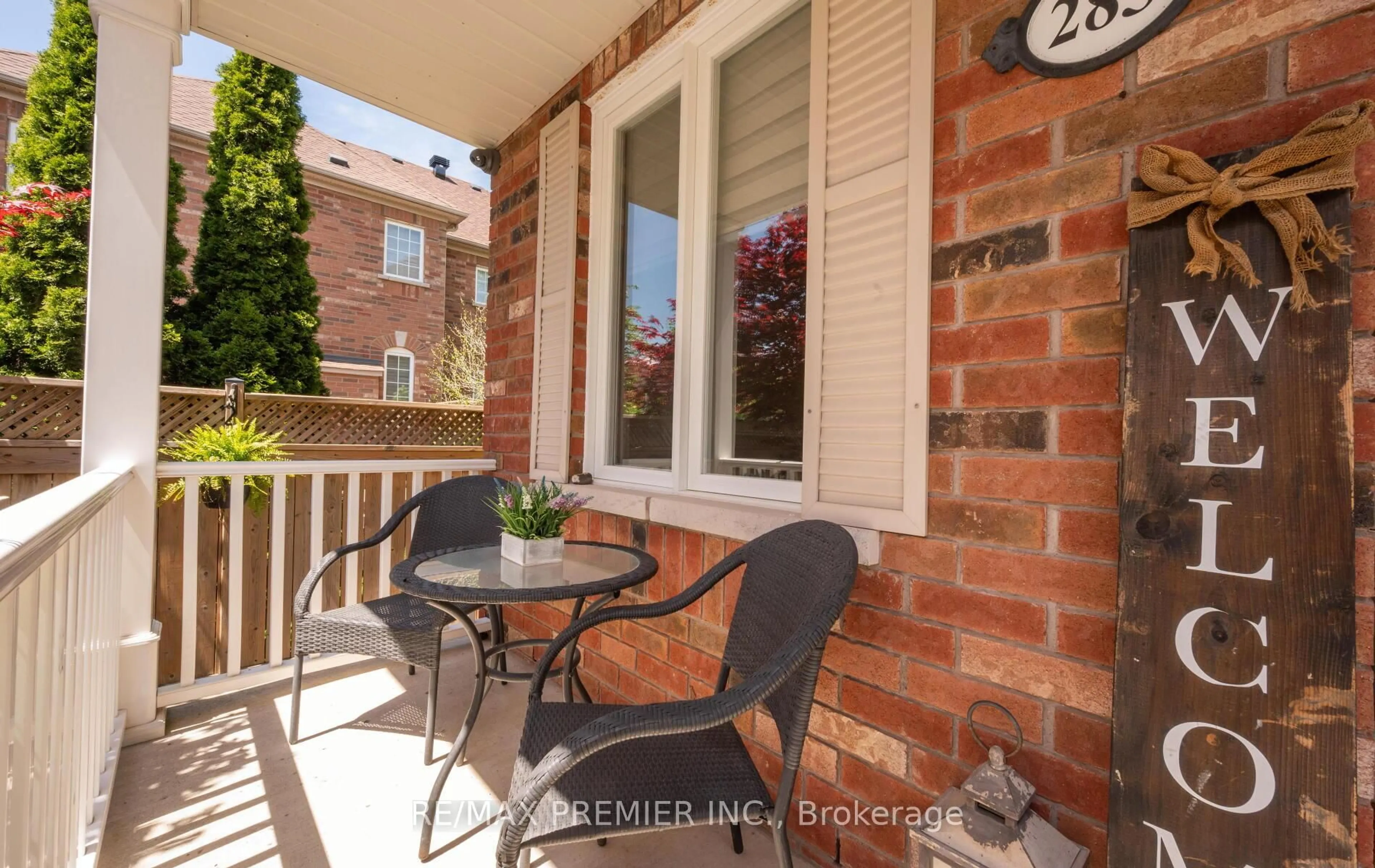Balcony in the apartment, street for 283 Kirkvalley Cres, Aurora Ontario L4G 7S2