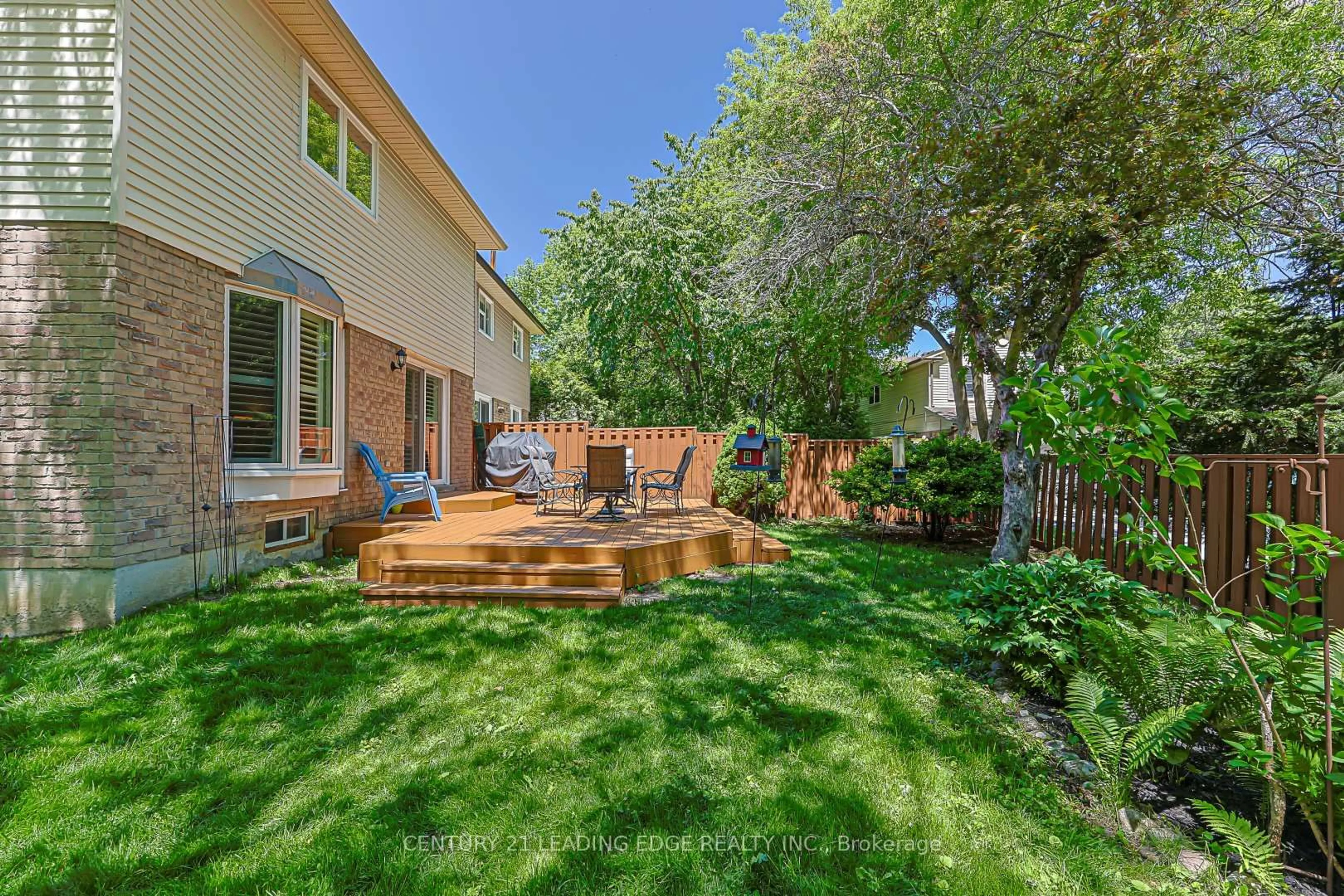 Patio, street for 43 Bishop Cres, Markham Ontario L3P 4N4