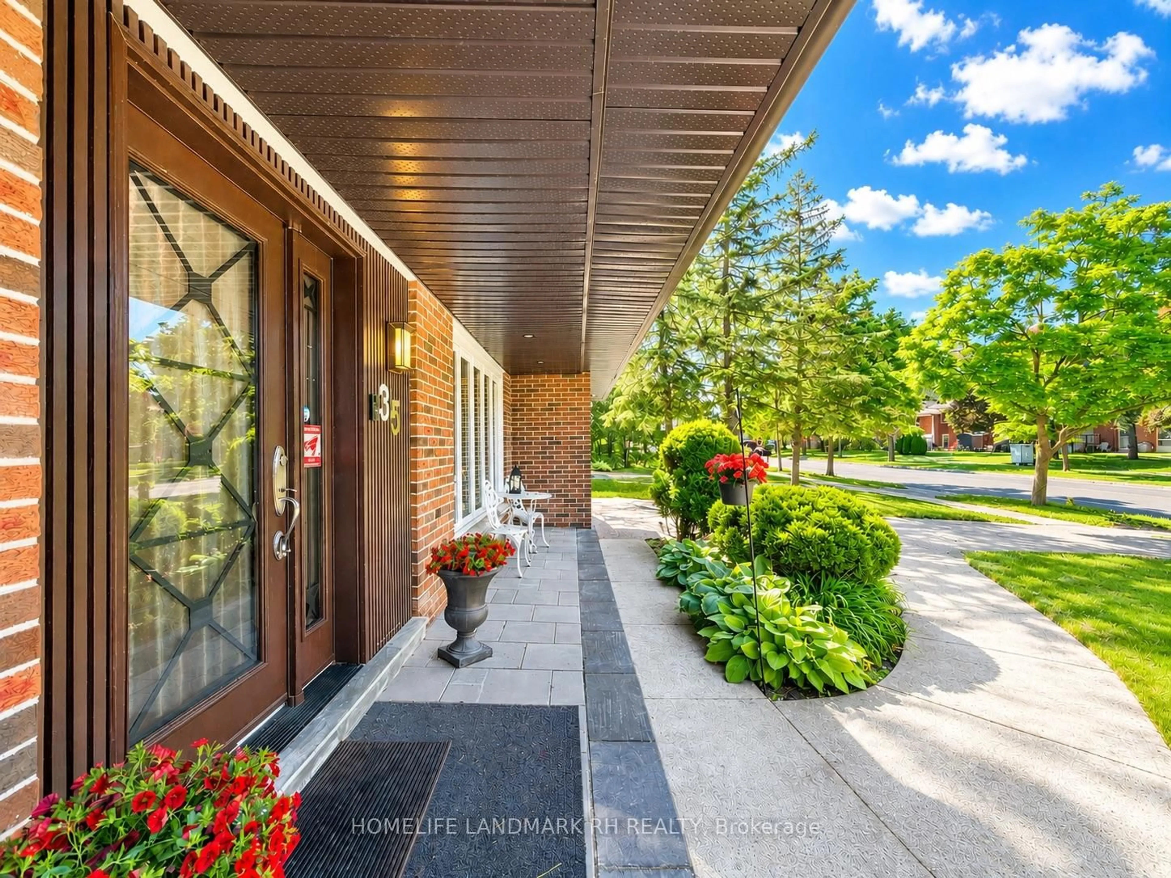 Unknown for 35 Royal Orchard Blvd, Markham Ontario L3T 3C4