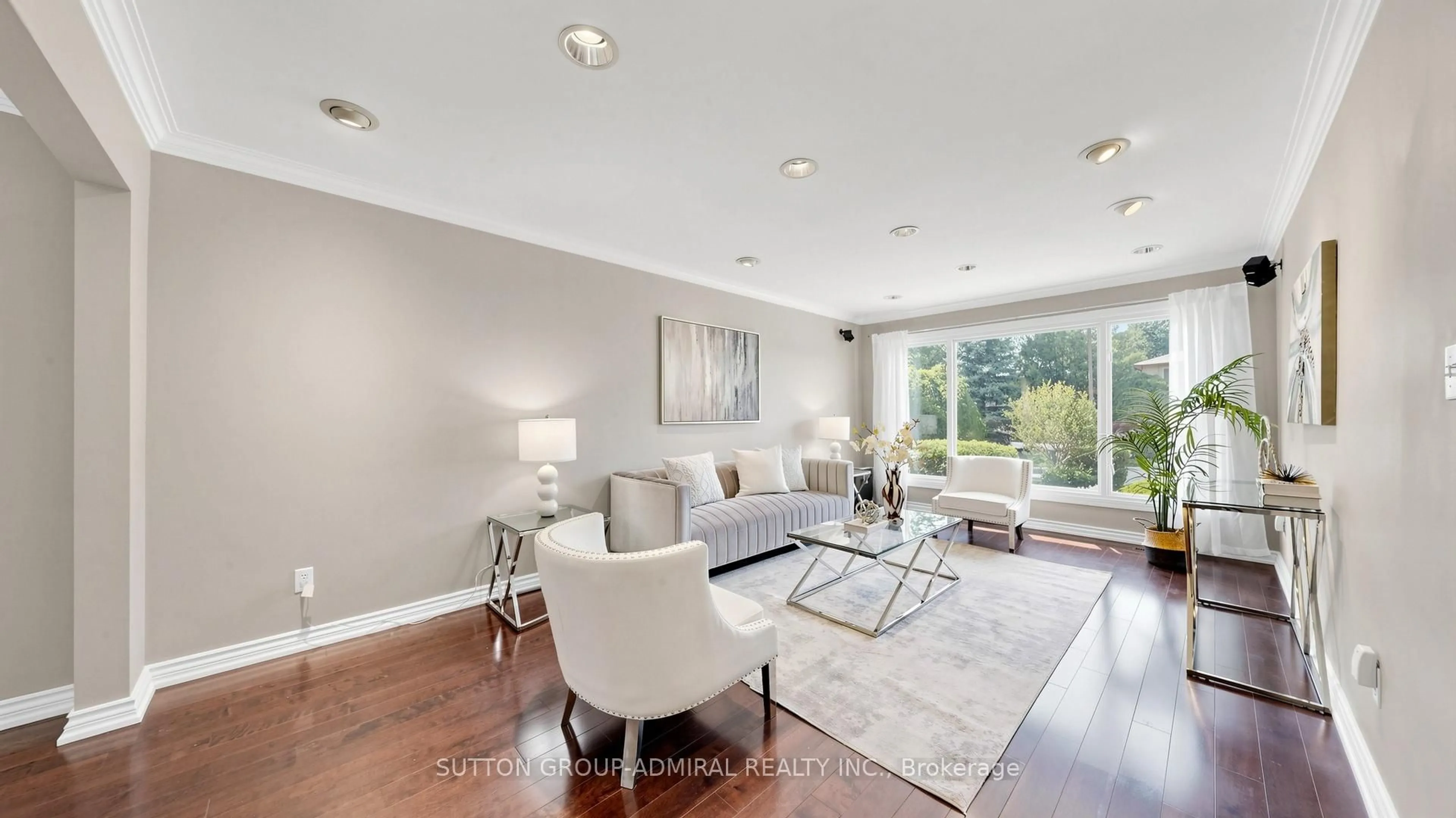 Living room with furniture, unknown for 7 Granada Crt, Markham Ontario L3T 4V3
