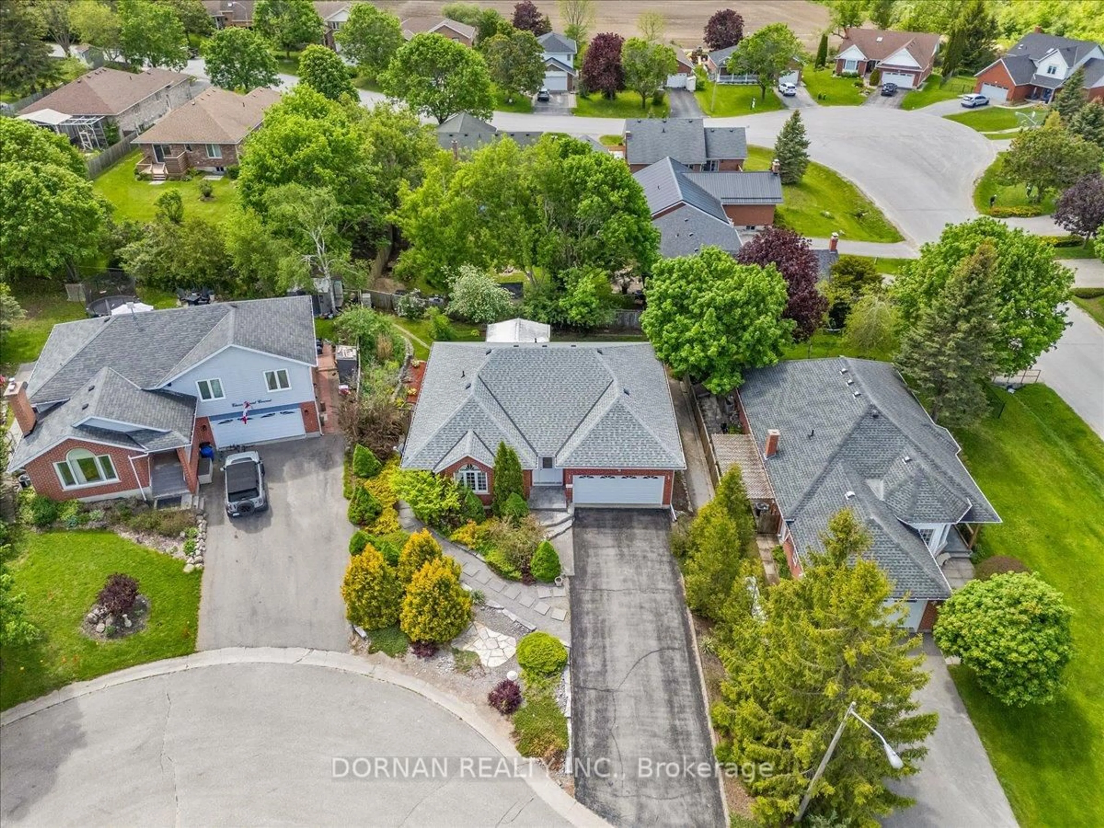 A pic from outside/outdoor area/front of a property/back of a property/a pic from drone, street for 7 David Cres, Brock Ontario L0E 1E0
