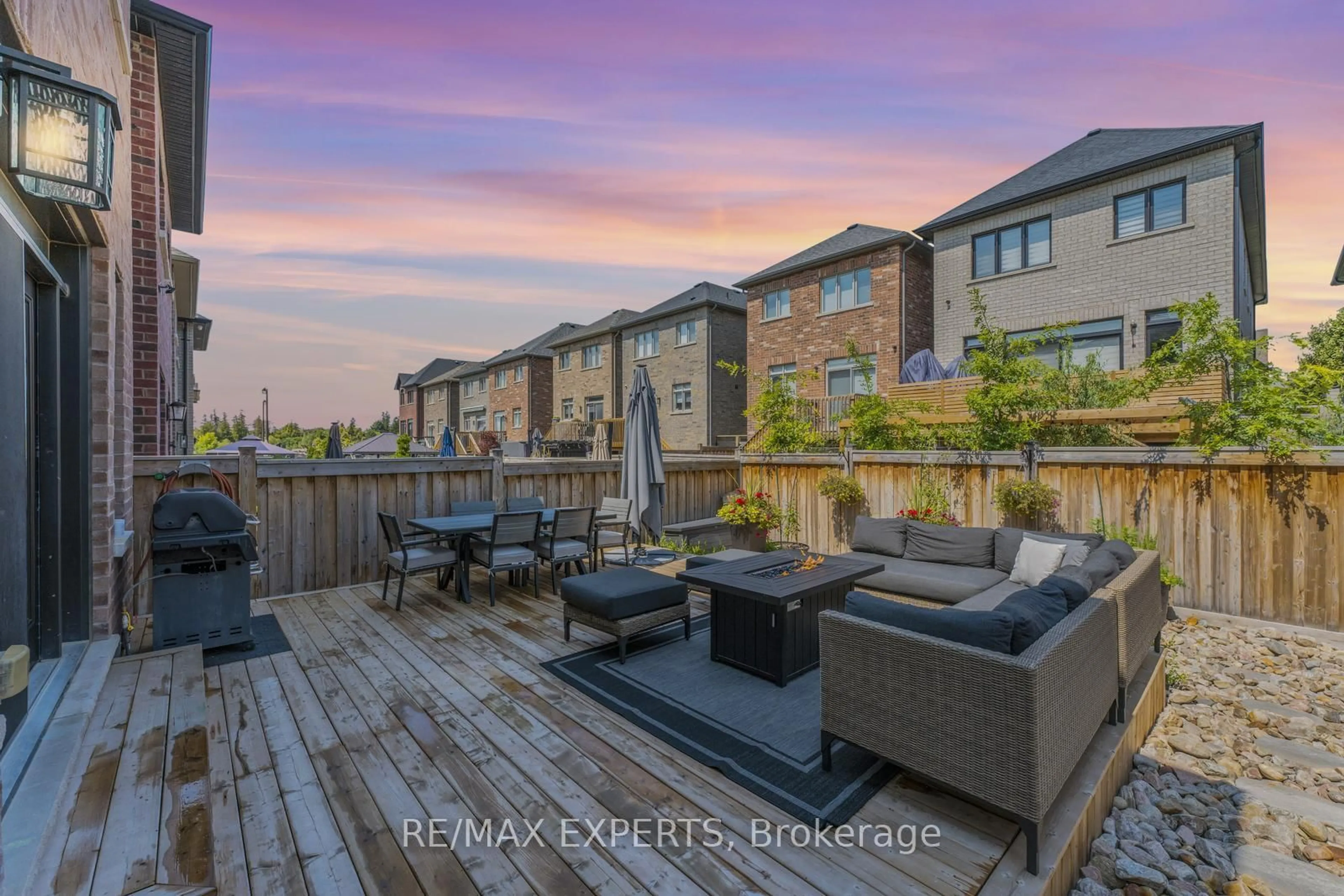 Patio, street for 30 Zenith Ave, Vaughan Ontario L0J 1C0