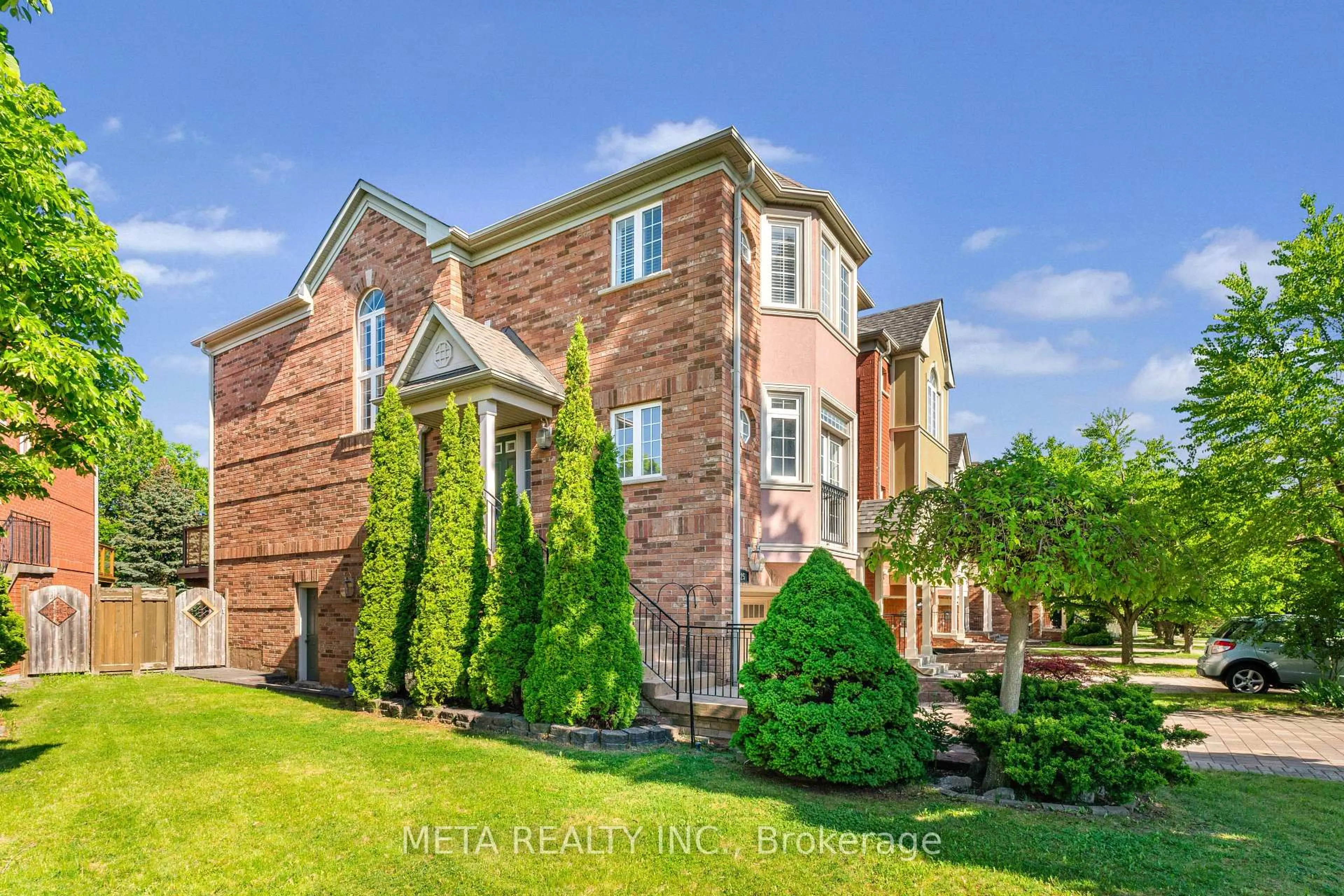 Home with brick exterior material, street for 25 Crispin Crt, Markham Ontario L3R 4G6