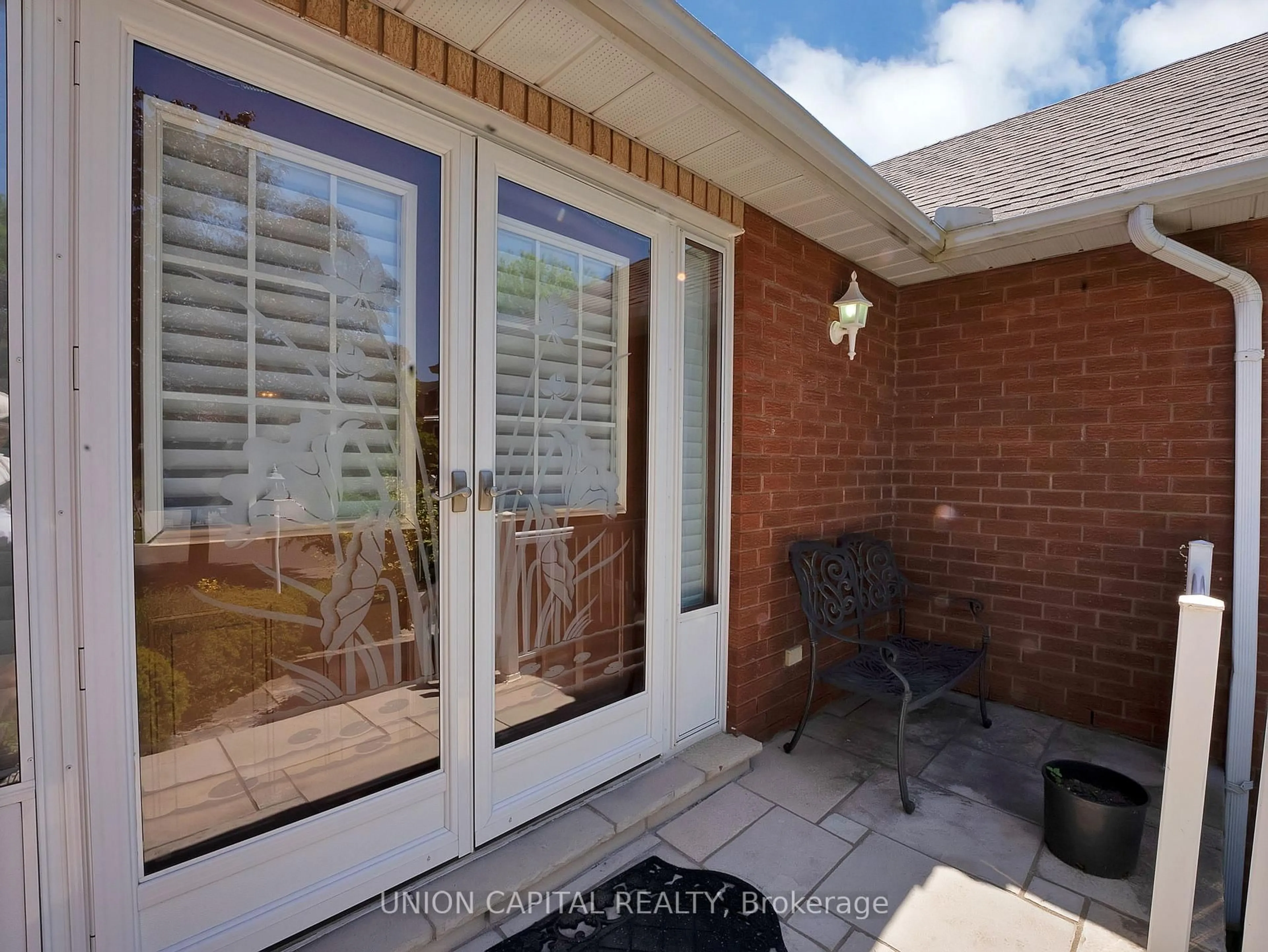 Unknown for 40 Sisman Ave, Aurora Ontario L4G 6R9
