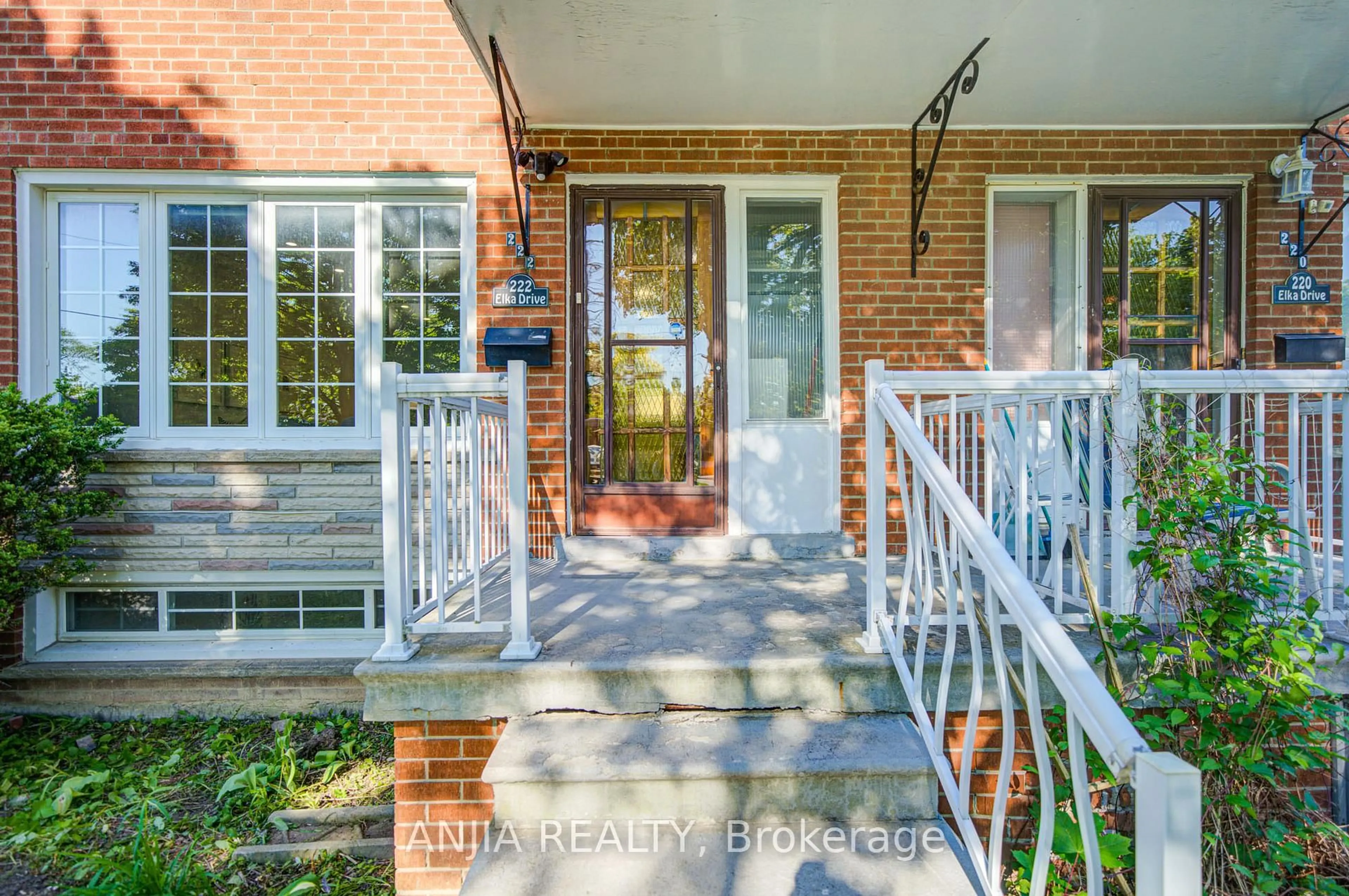 Unknown for 222 Elka Dr, Richmond Hill Ontario L4C 3A3
