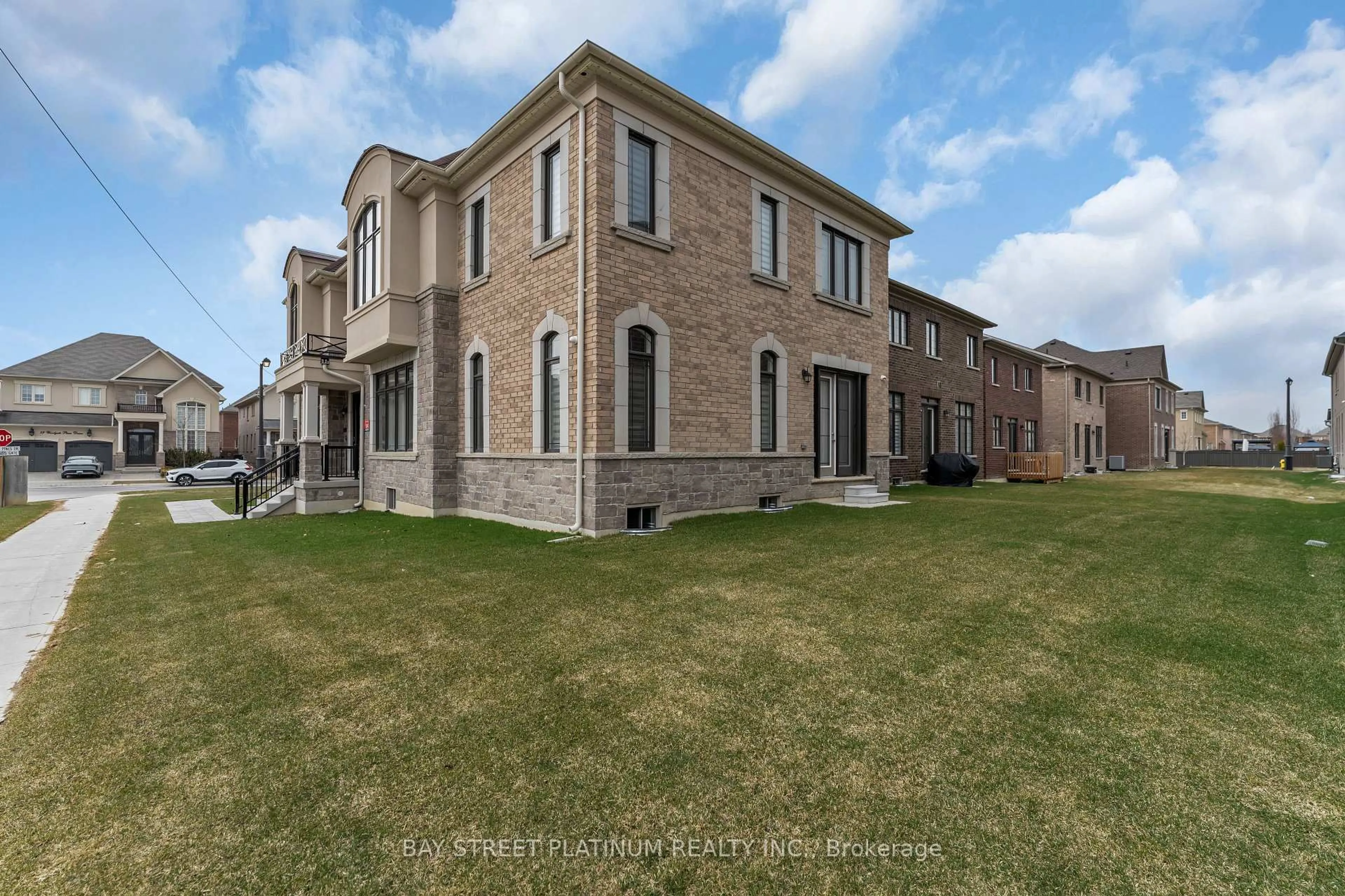 Unknown for 18 Woodgate Pines Dr, Vaughan Ontario L4H 4A8
