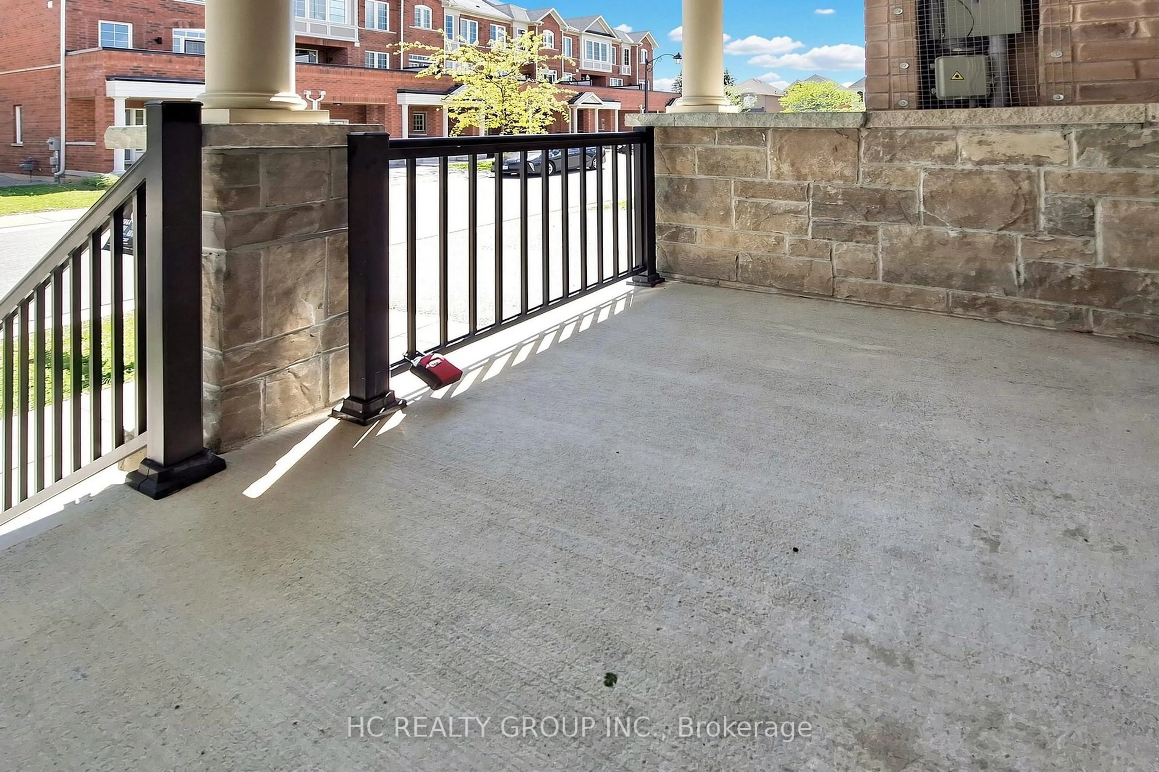 Unknown for 4 Sand Hill Mews, Vaughan Ontario L6A 4Y4