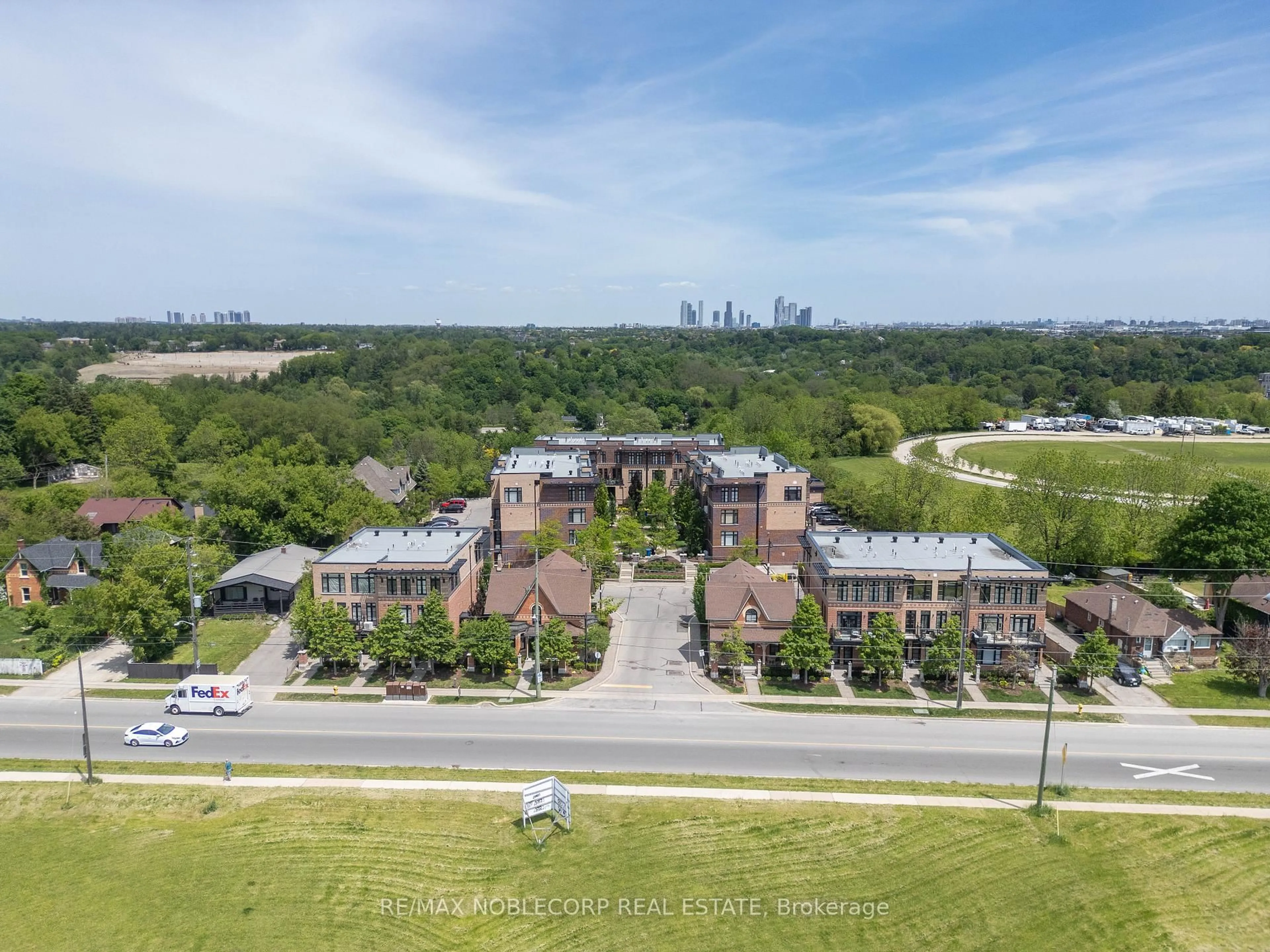 A pic from outside/outdoor area/front of a property/back of a property/a pic from drone, water/lake/river/ocean view for 8167 Kipling Ave #40, Vaughan Ontario L4L 0G4