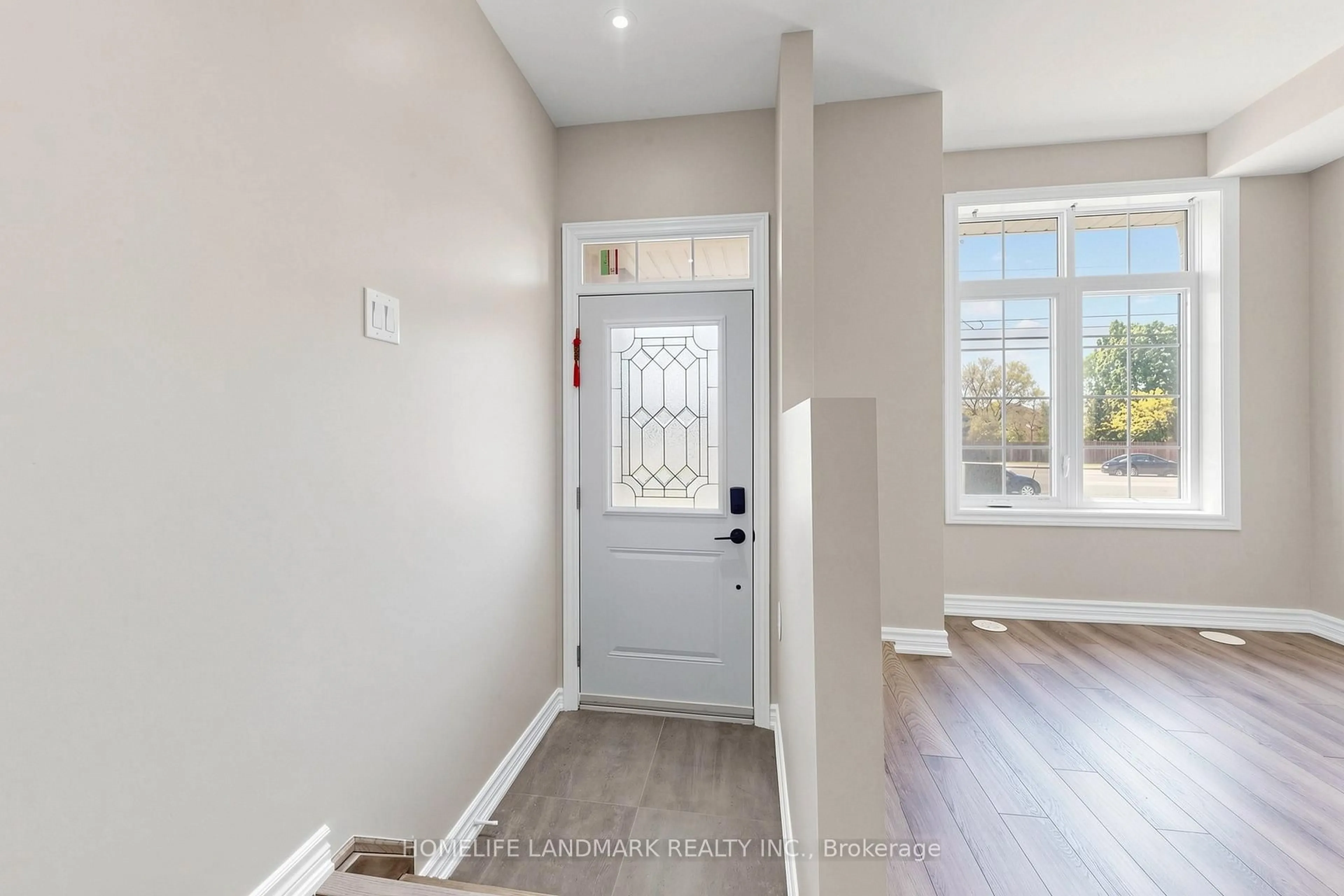 Indoor entryway for 4798 16th Ave, Markham Ontario L6C 0V8