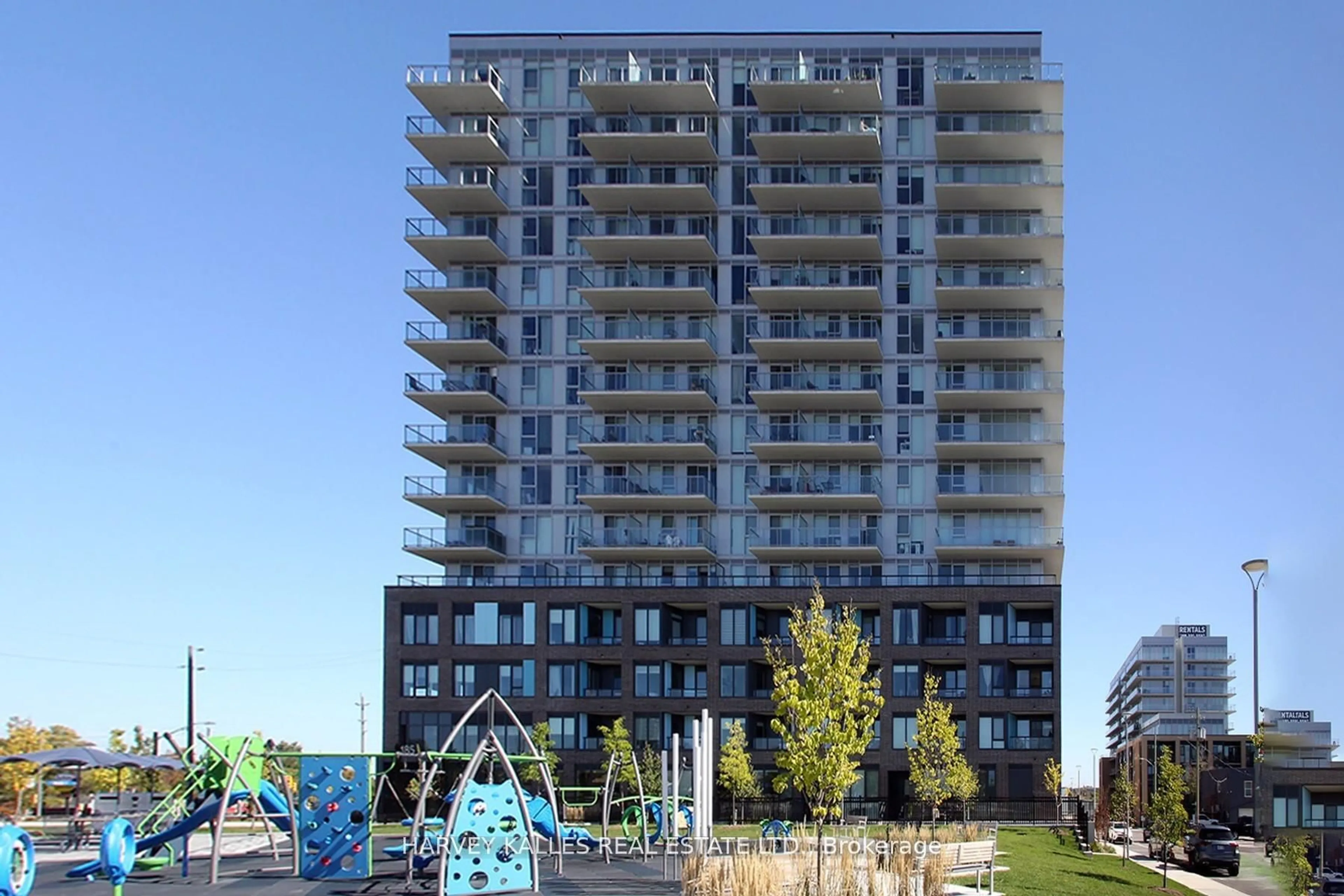 Unknown for 185 Deerfield Rd #305, Newmarket Ontario L3Y 0G7