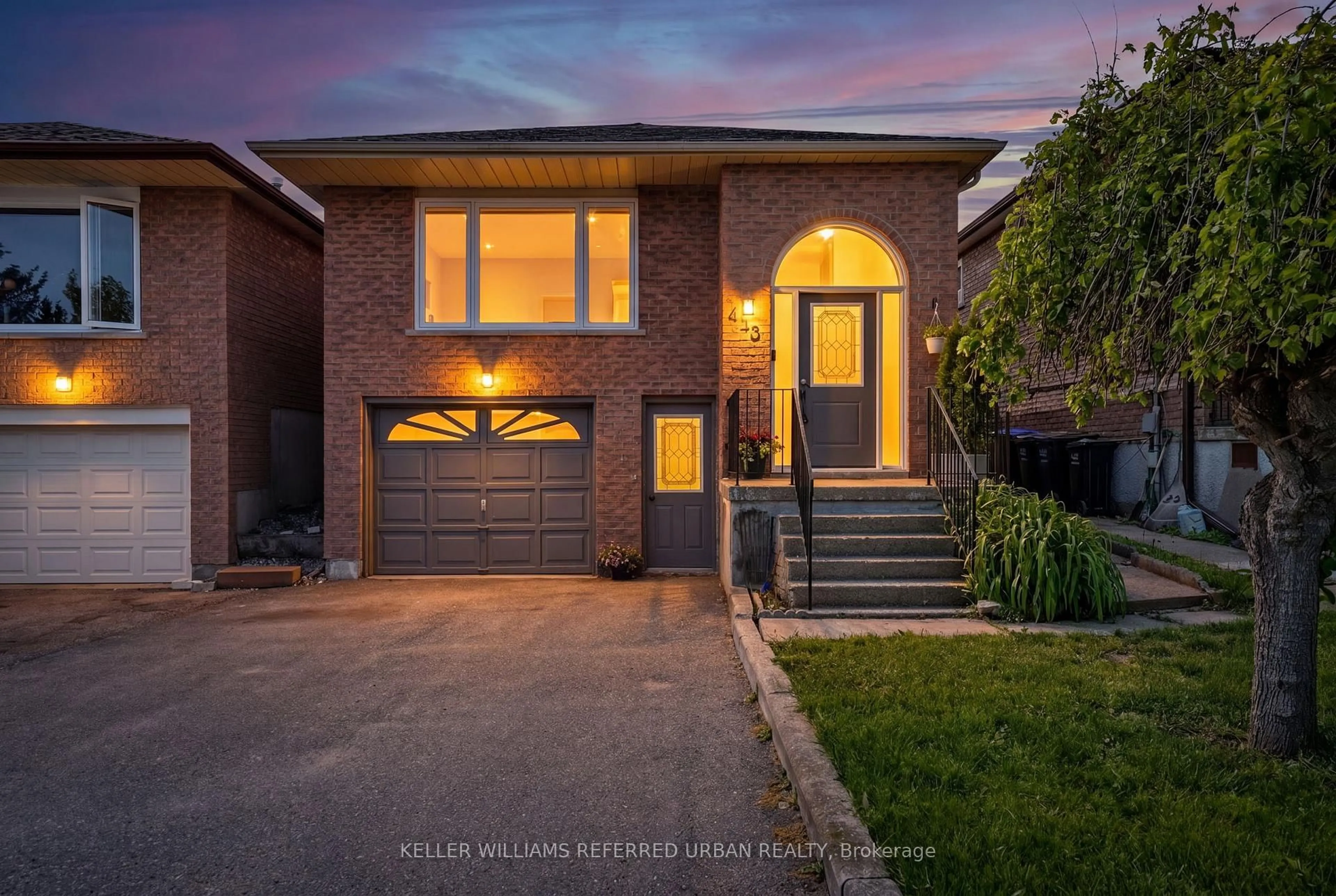 Home with brick exterior material, street for 423 Britannia Ave, Bradford West Gwillimbury Ontario L3Z 2C8
