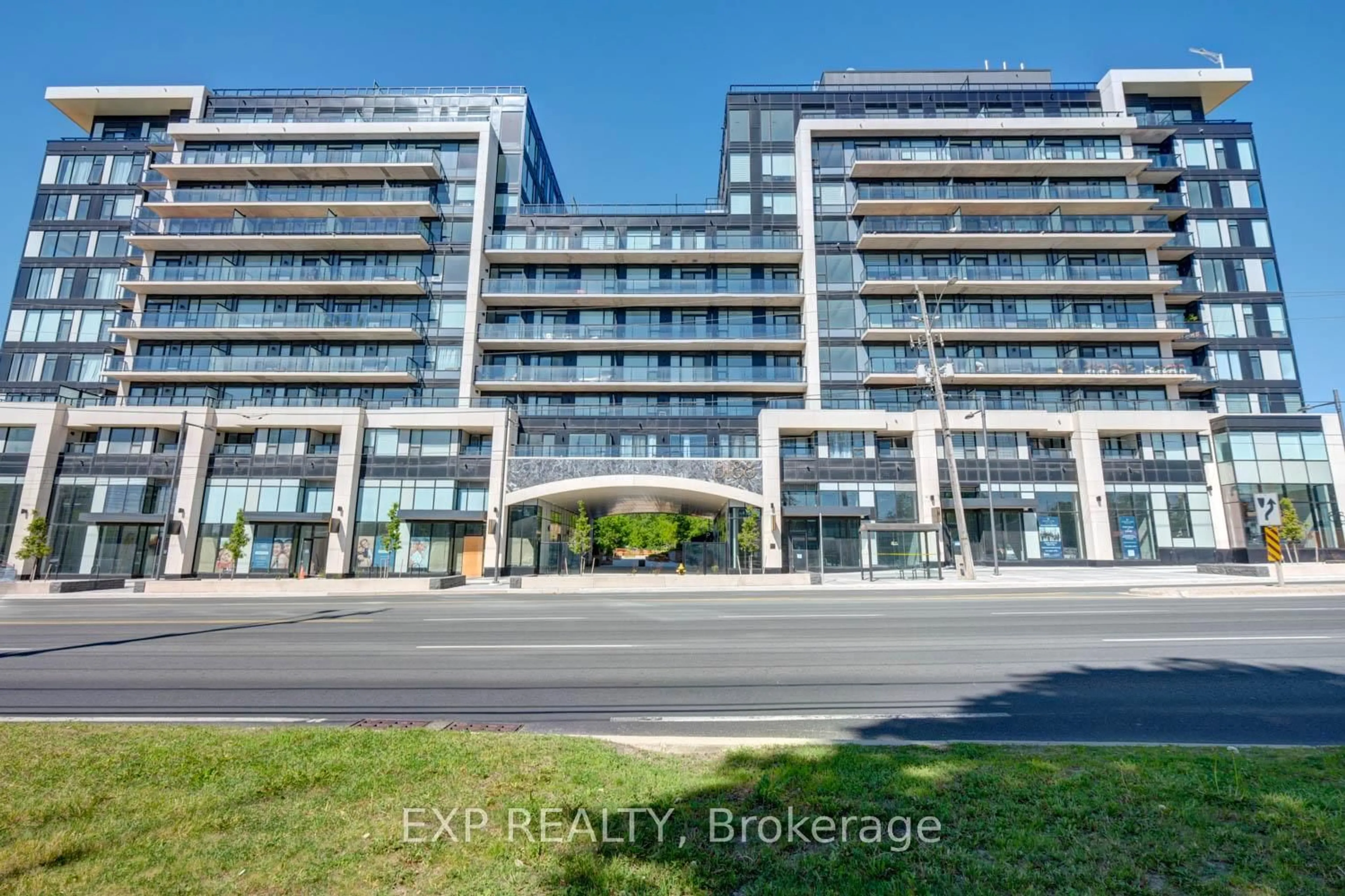 A pic from outside/outdoor area/front of a property/back of a property/a pic from drone, building for 8188 Yonge St #401, Vaughan Ontario L4J 0M2