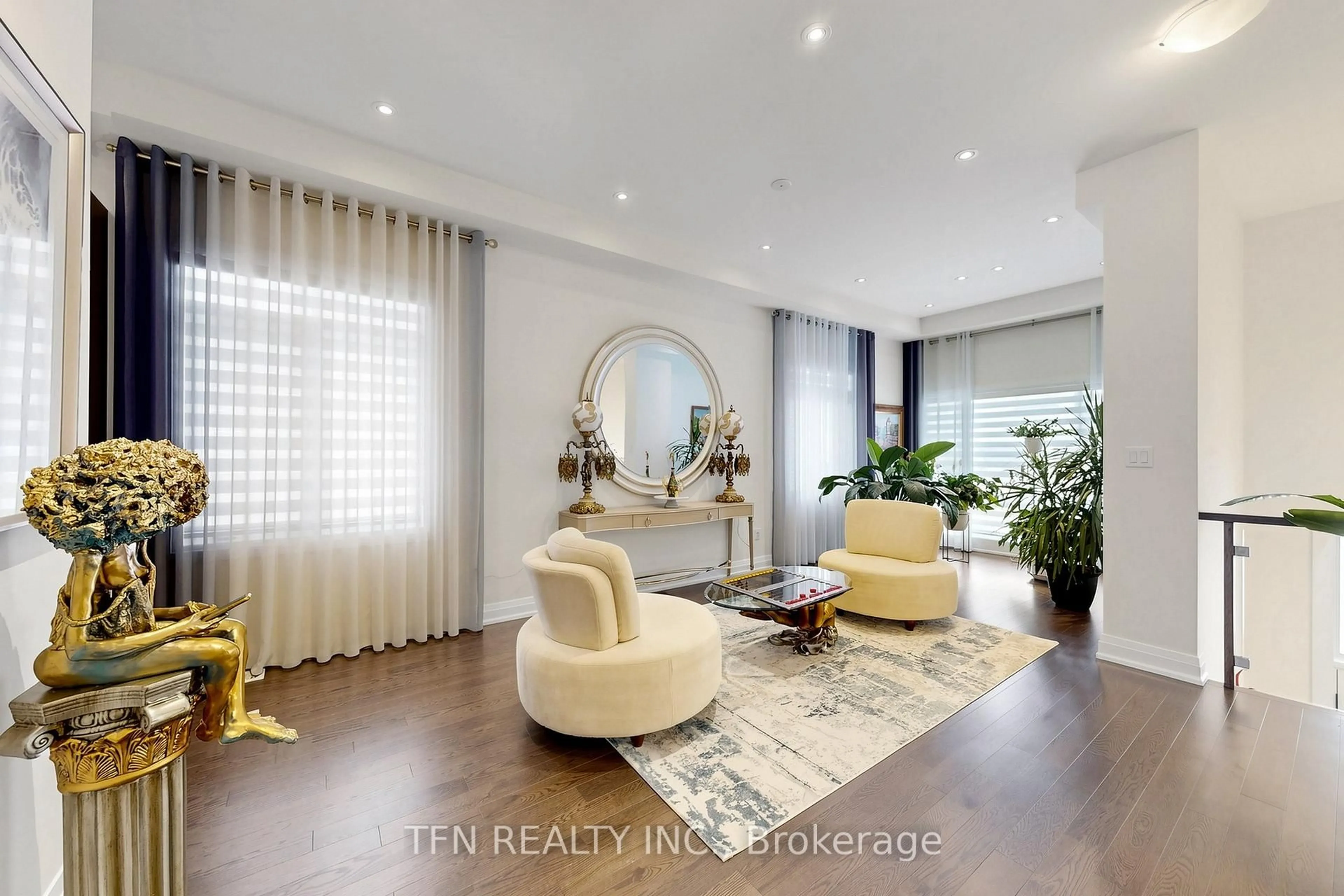 Living room with furniture, wood/laminate floor for 30 Hesperus Rd, Vaughan Ontario L4J 0K3