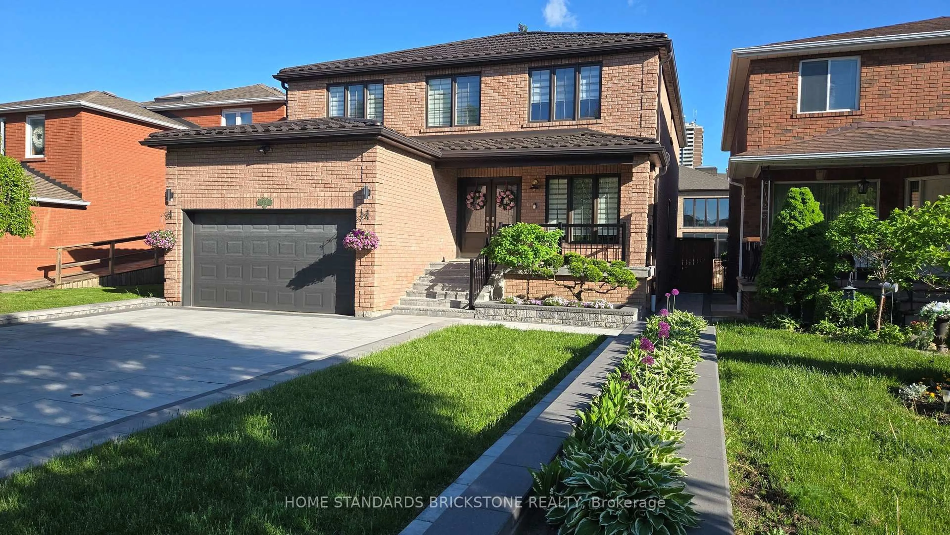 Home with brick exterior material, street for 139 Pinewood Dr, Vaughan Ontario L4J 5P7