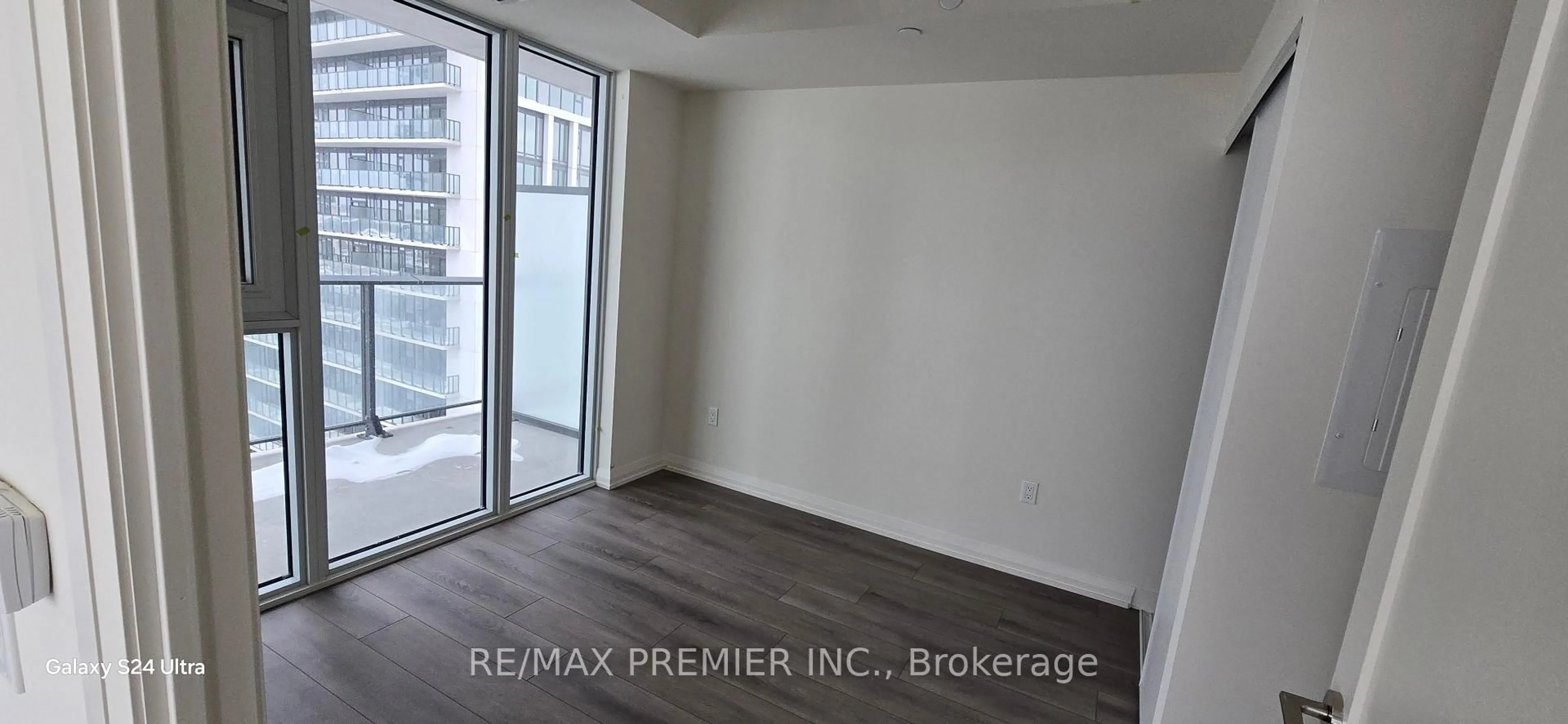 Unknown for 8960 Jane St #1515, Vaughan Ontario L4K 2M9