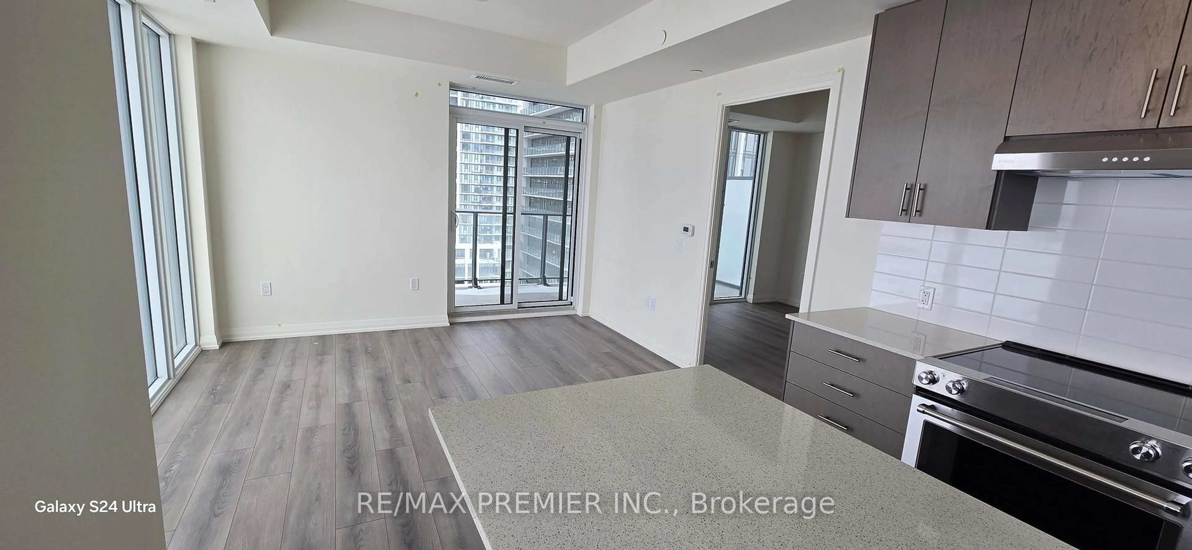 Unknown for 8960 Jane St #1515, Vaughan Ontario L4K 2M9