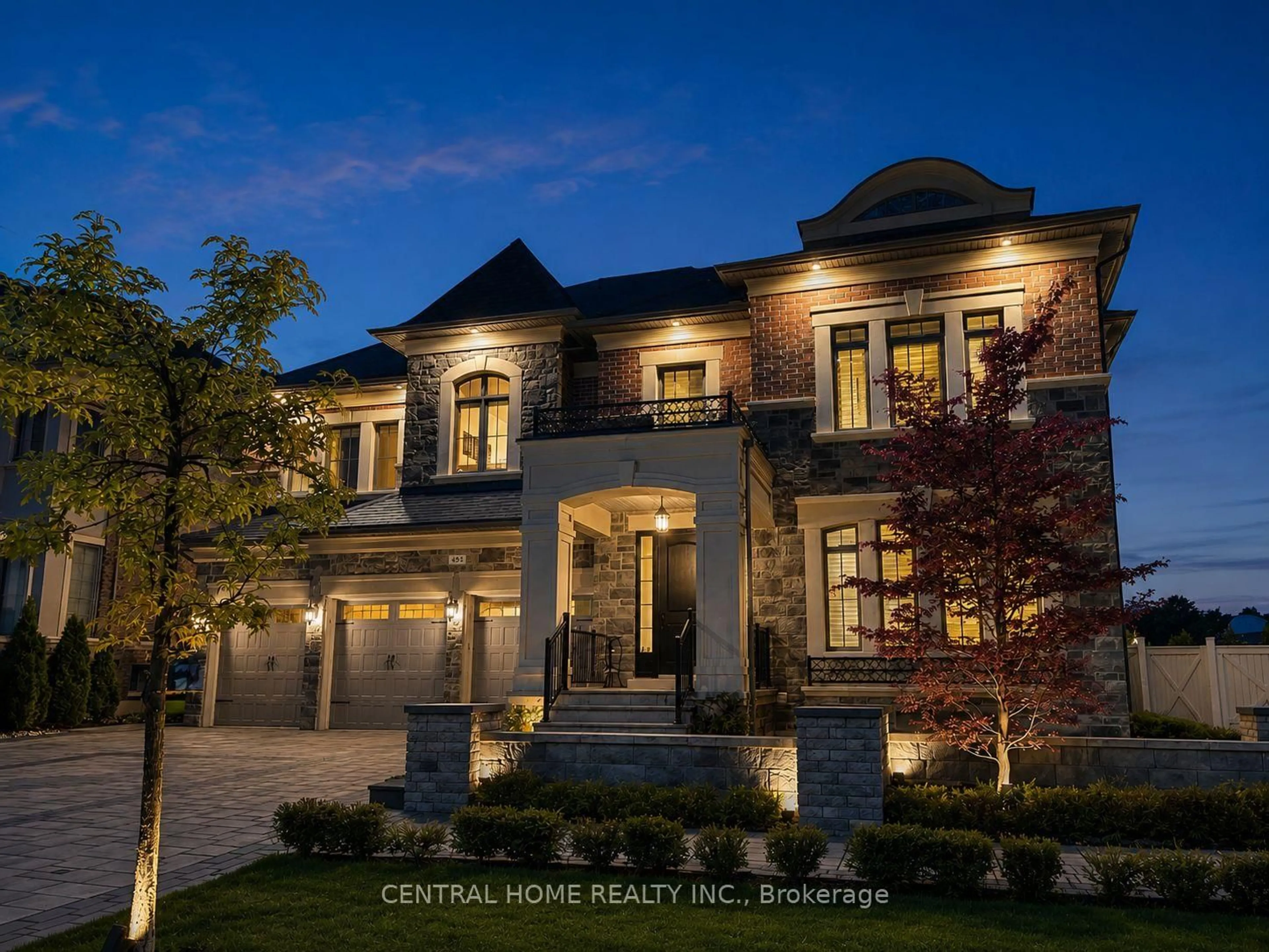 Home with brick exterior material, street for 33 James Stokes Crt, King Ontario L7B 0M7